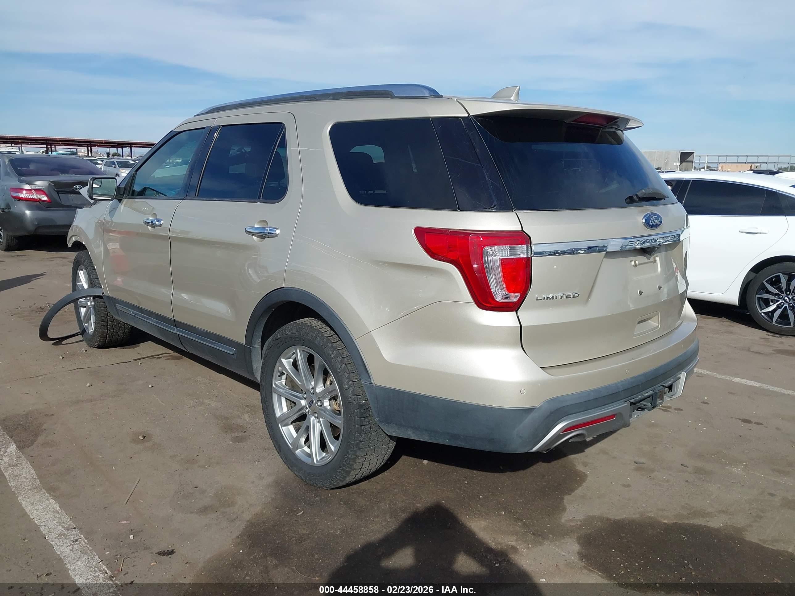 FORD EXPLORER image 3