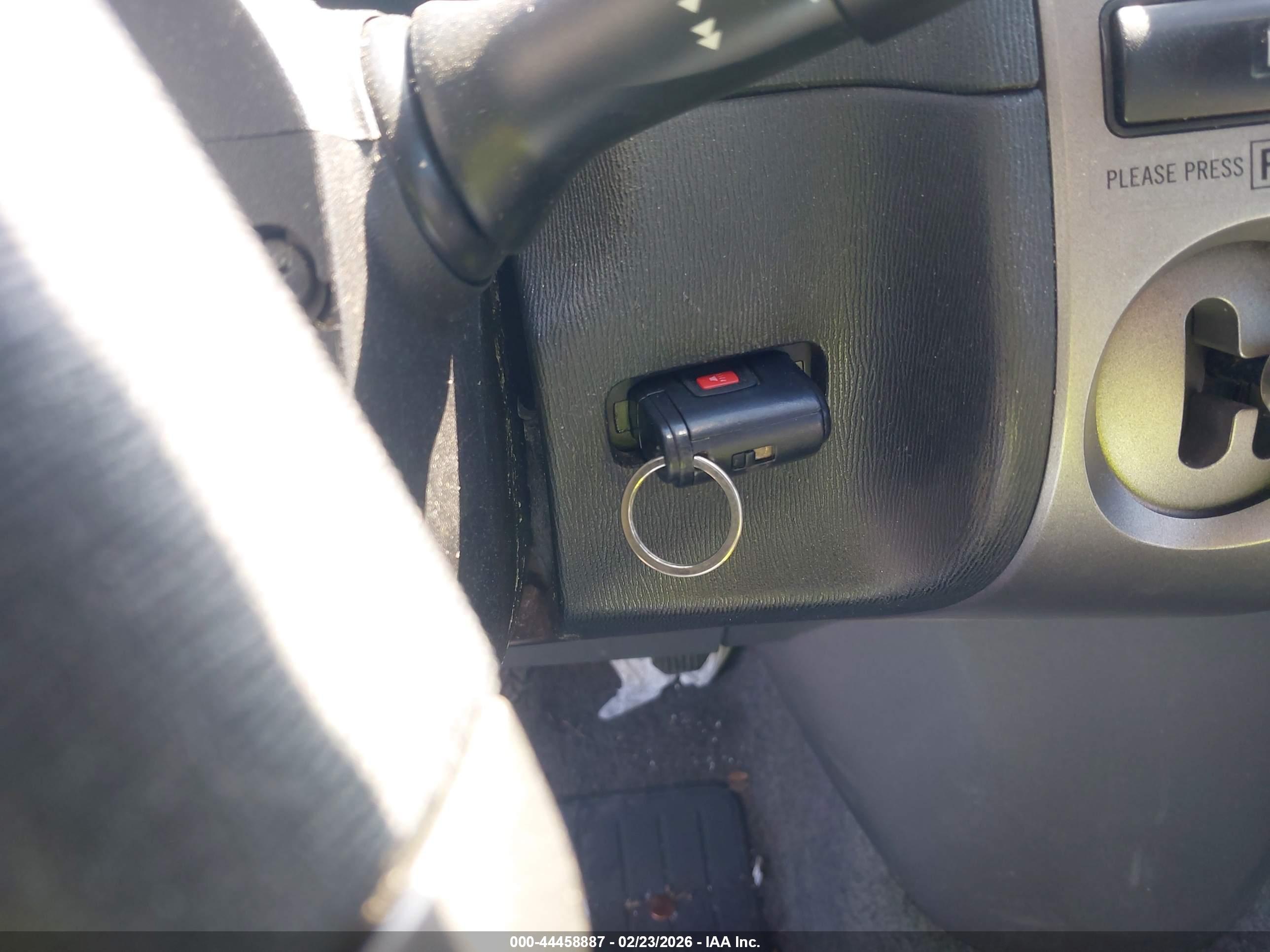 TOYOTA PRIUS image 11