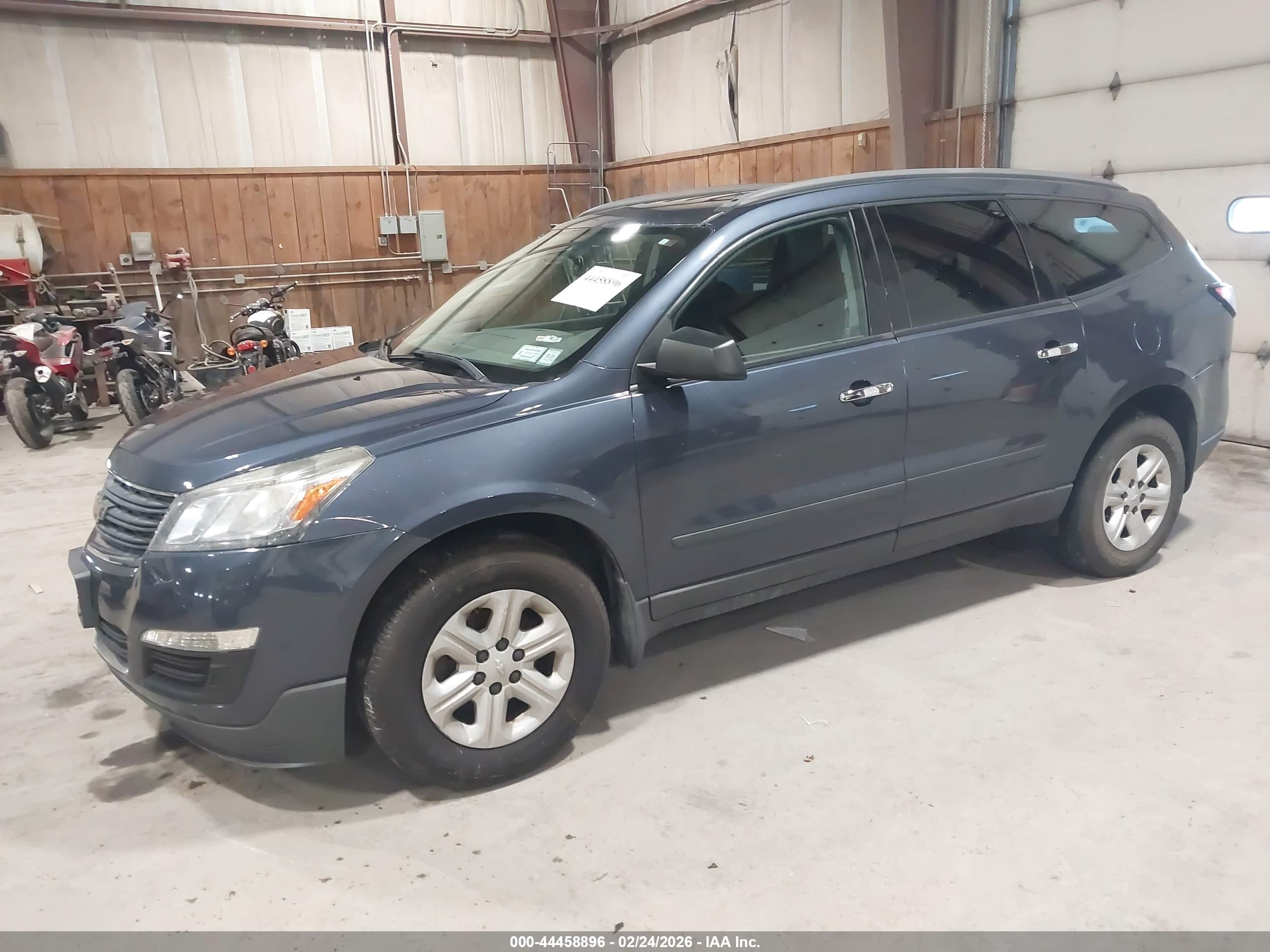 CHEVROLET TRAVERSE image 2