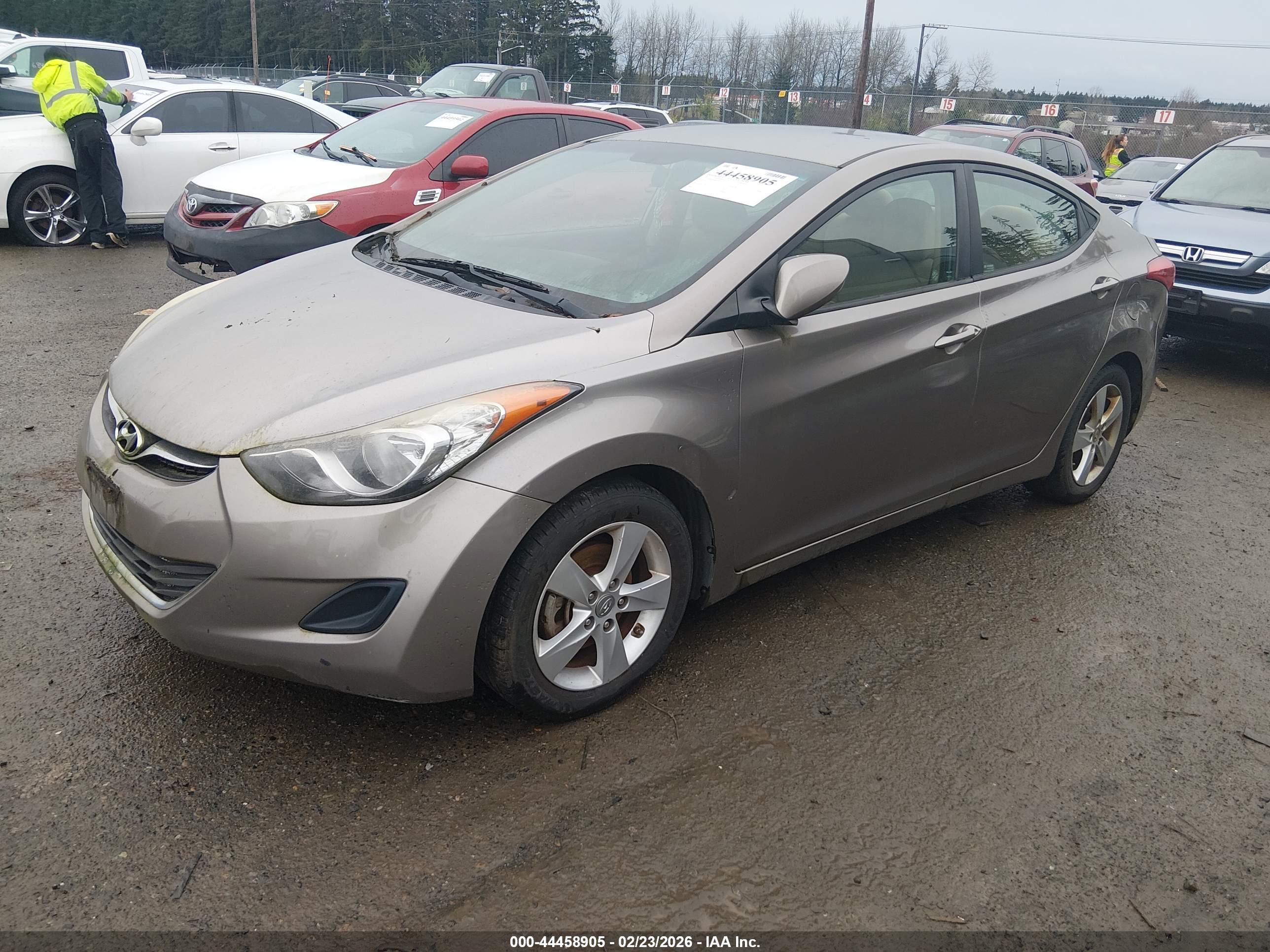 HYUNDAI ELANTRA image 2