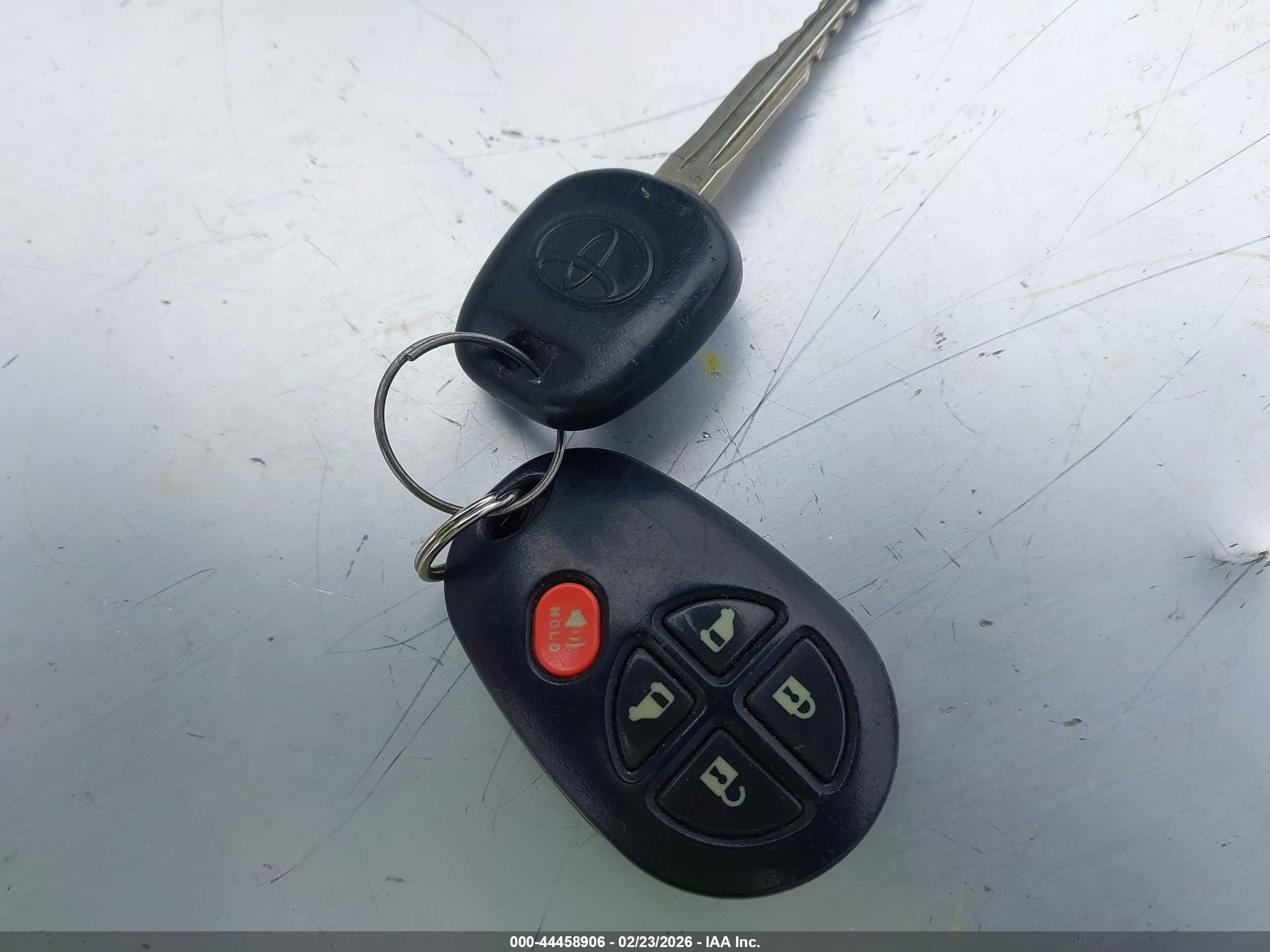 TOYOTA SIENNA image 11