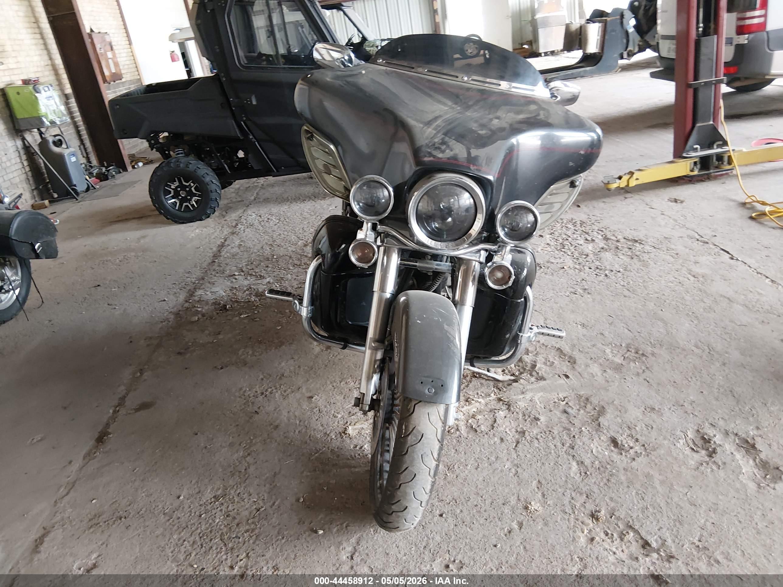 HARLEY-DAVIDSON FLHTCUI image 5