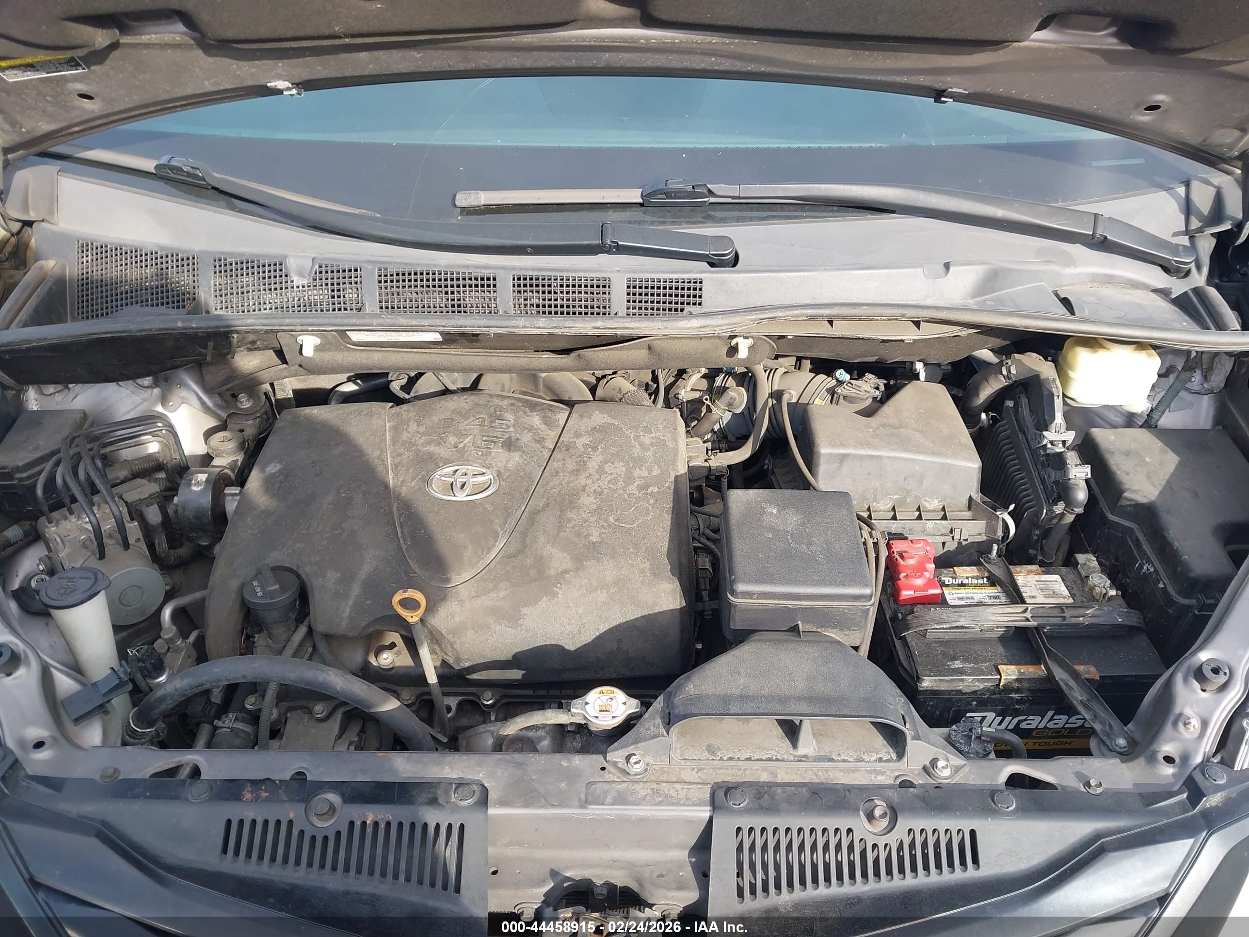 TOYOTA SIENNA image 10