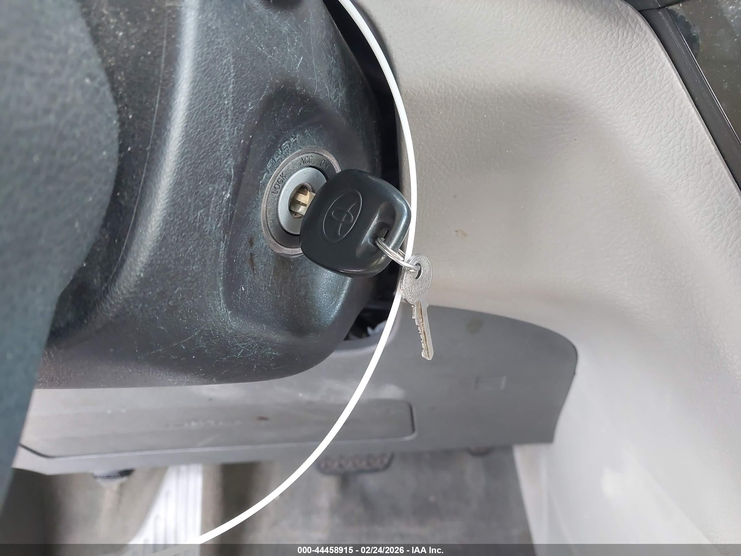 TOYOTA SIENNA image 11