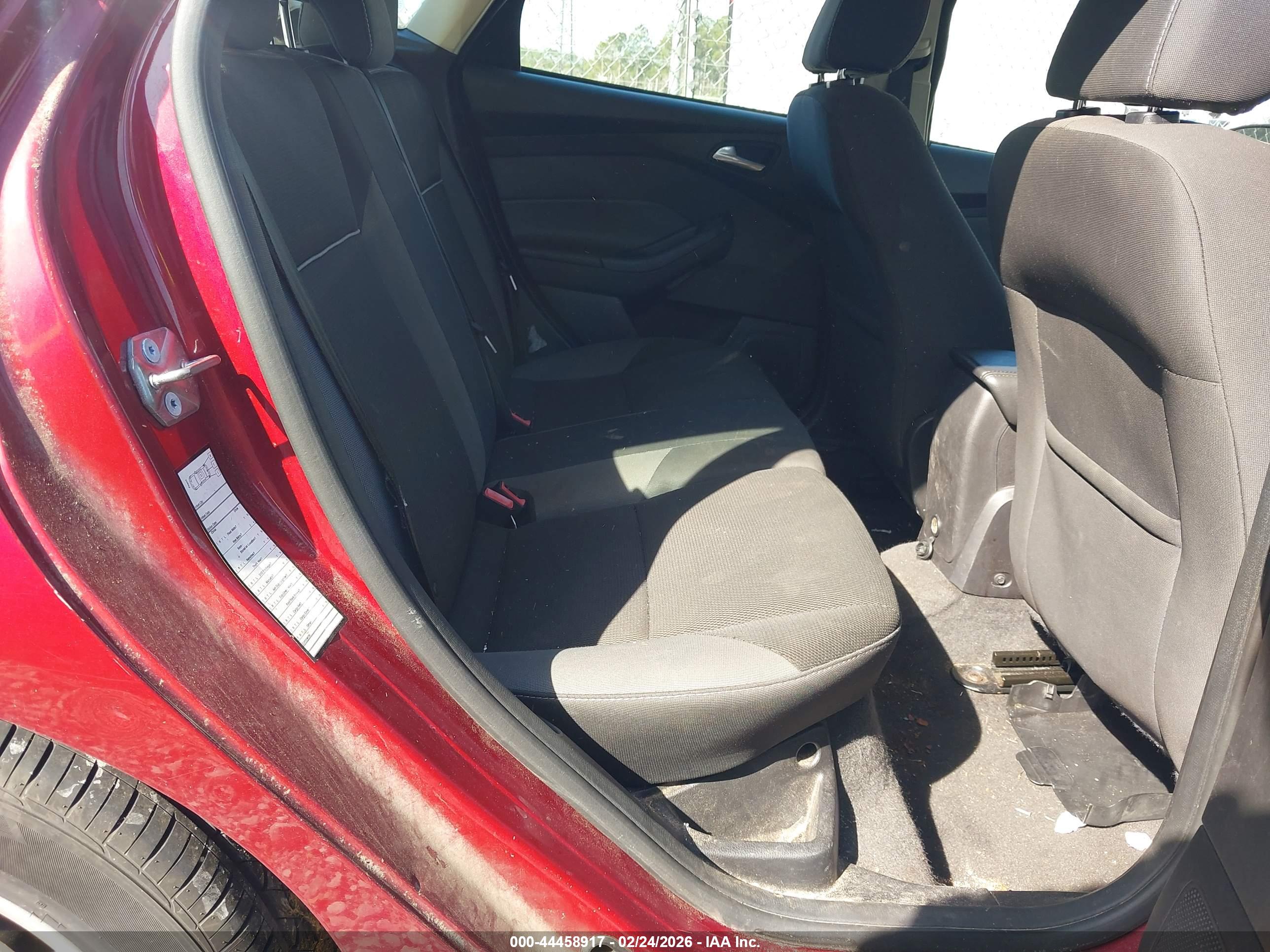 FORD FOCUS image 8