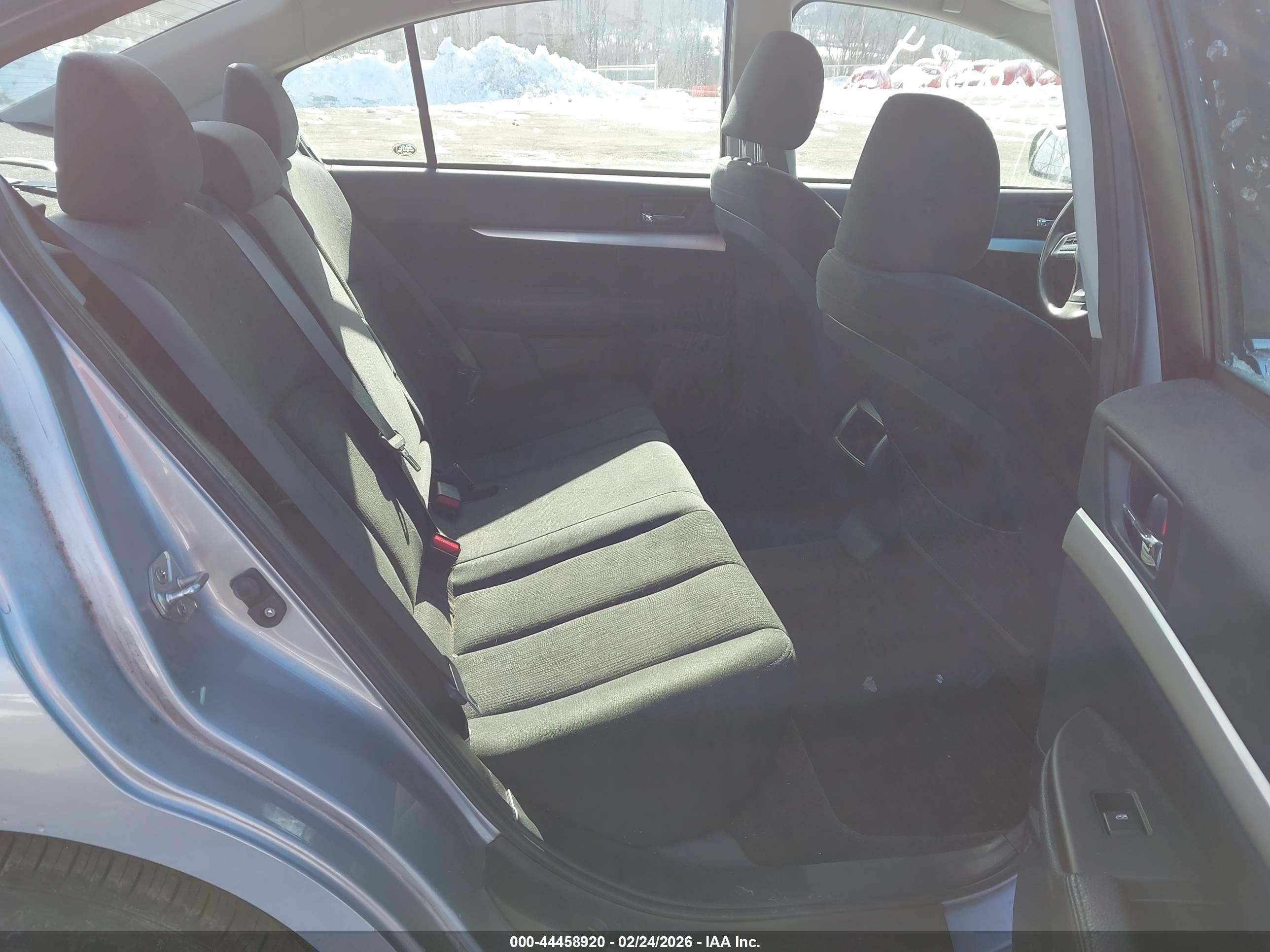 SUBARU LEGACY image 8