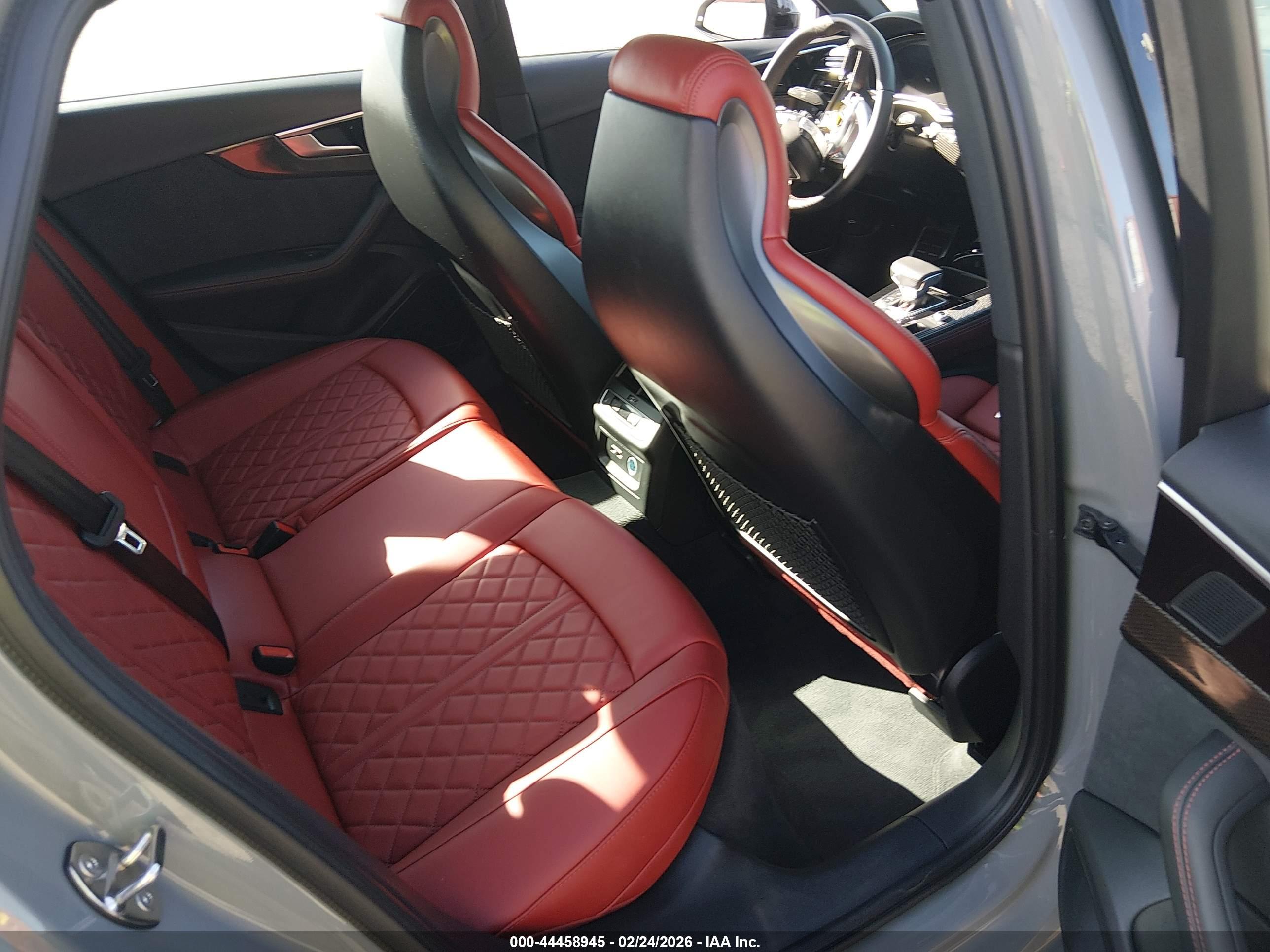 AUDI S4 image 8