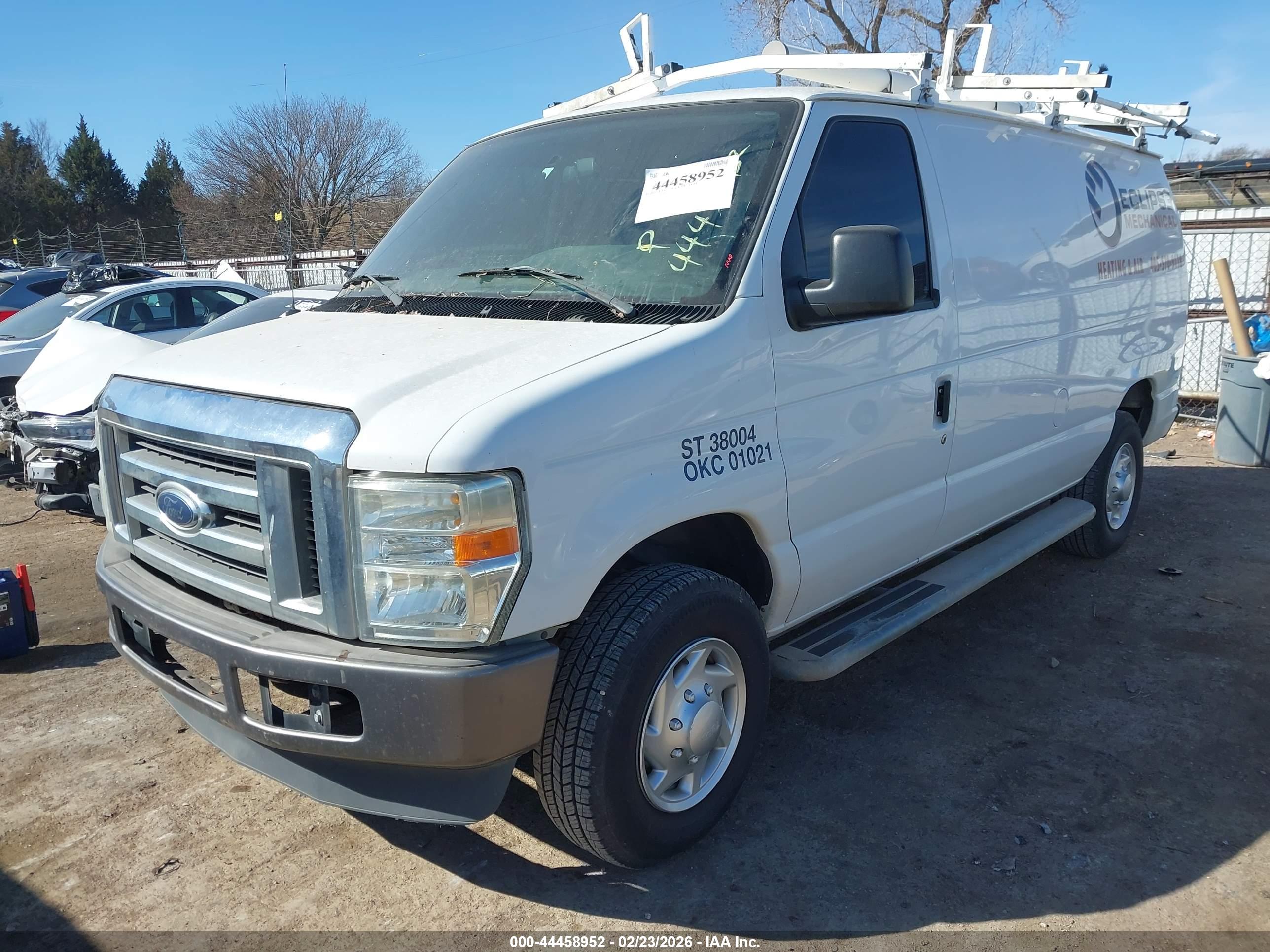 FORD E-250 image 2