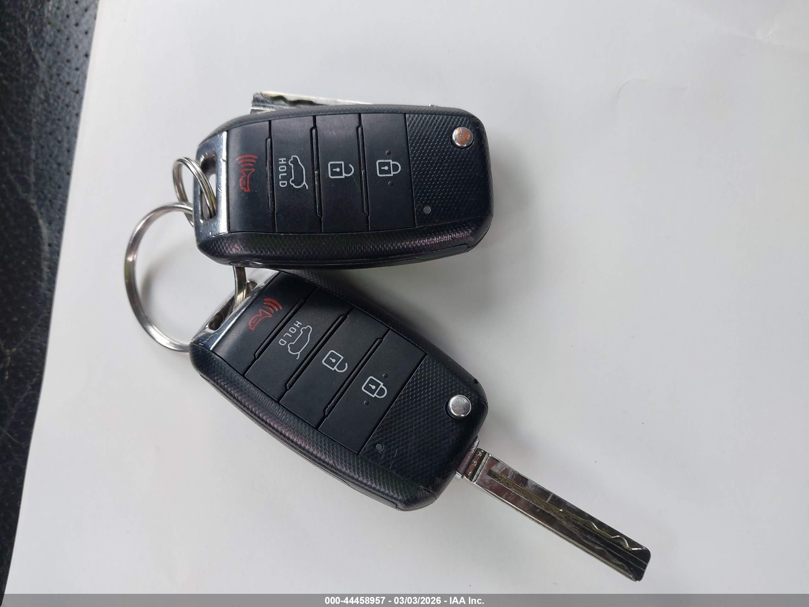 KIA SORENTO image 11