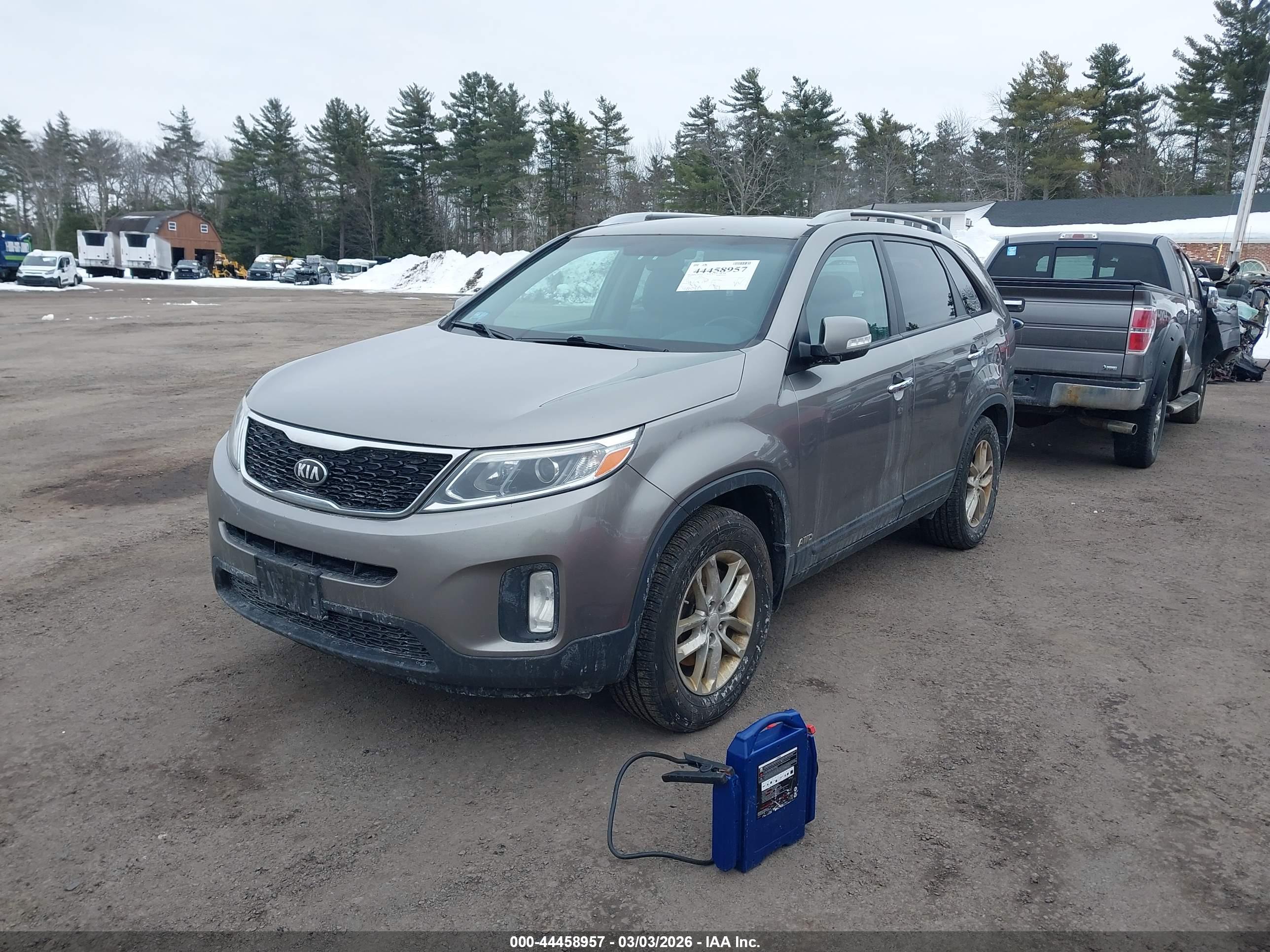 KIA SORENTO image 2