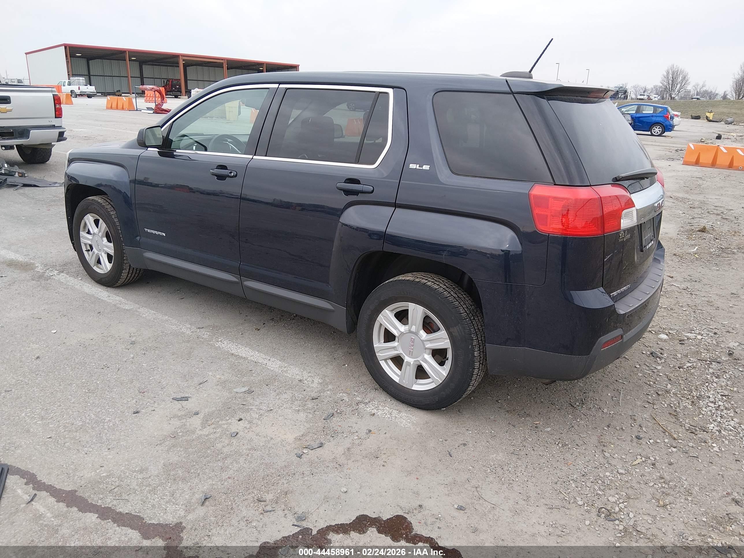 GMC TERRAIN image 3