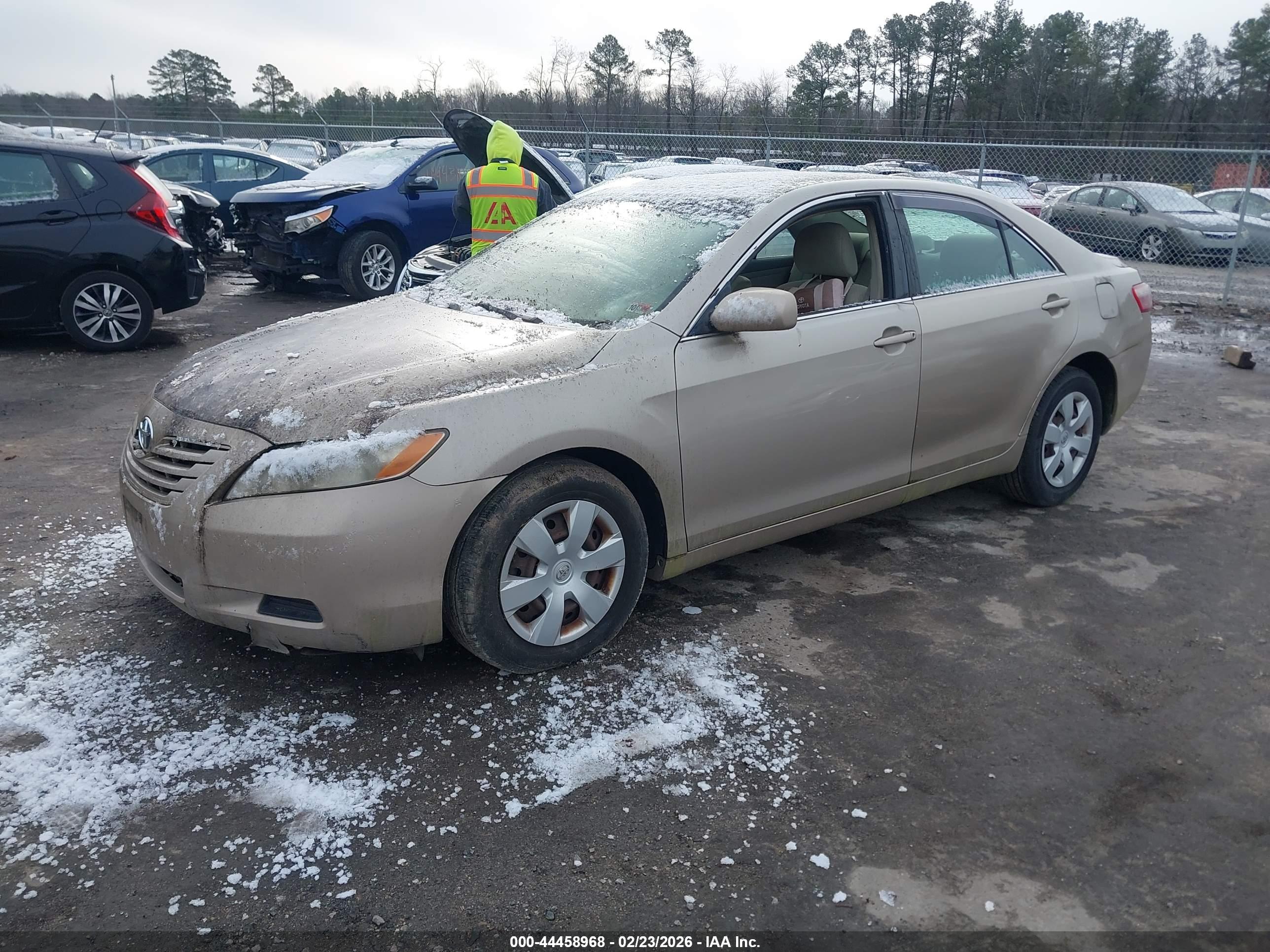 TOYOTA CAMRY image 2