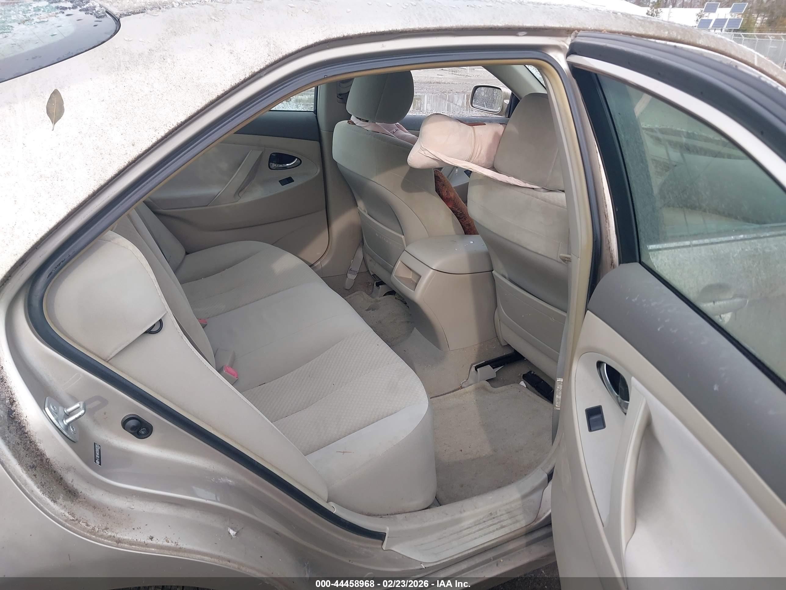 TOYOTA CAMRY image 8