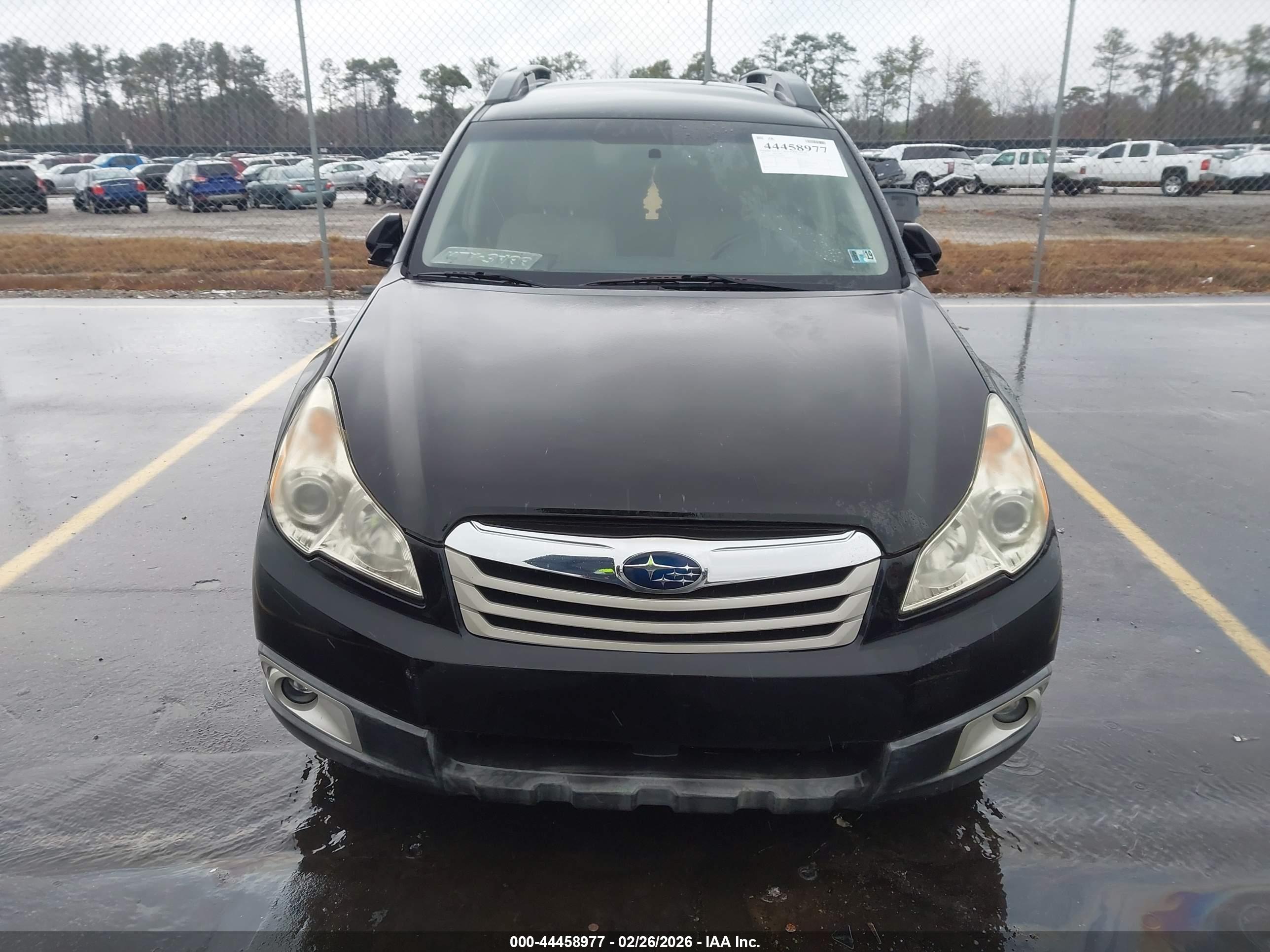 SUBARU OUTBACK image 6