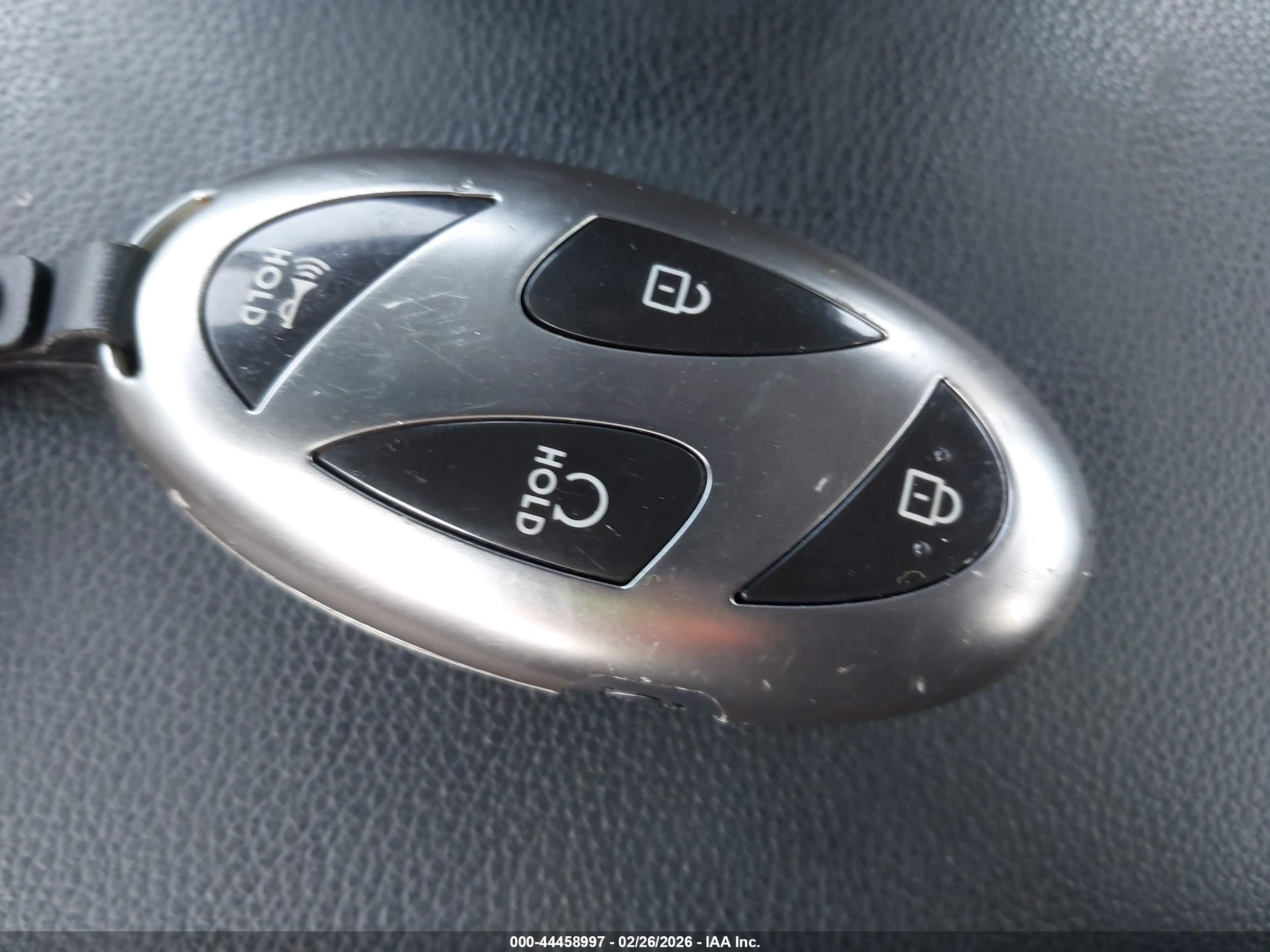 HYUNDAI ELANTRA image 11