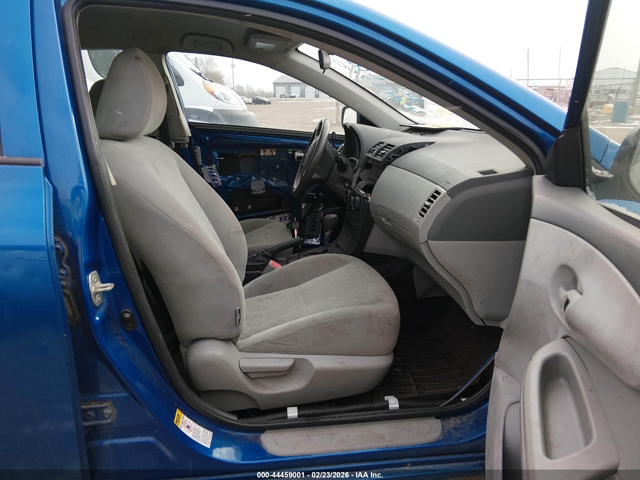 TOYOTA COROLLA image 5