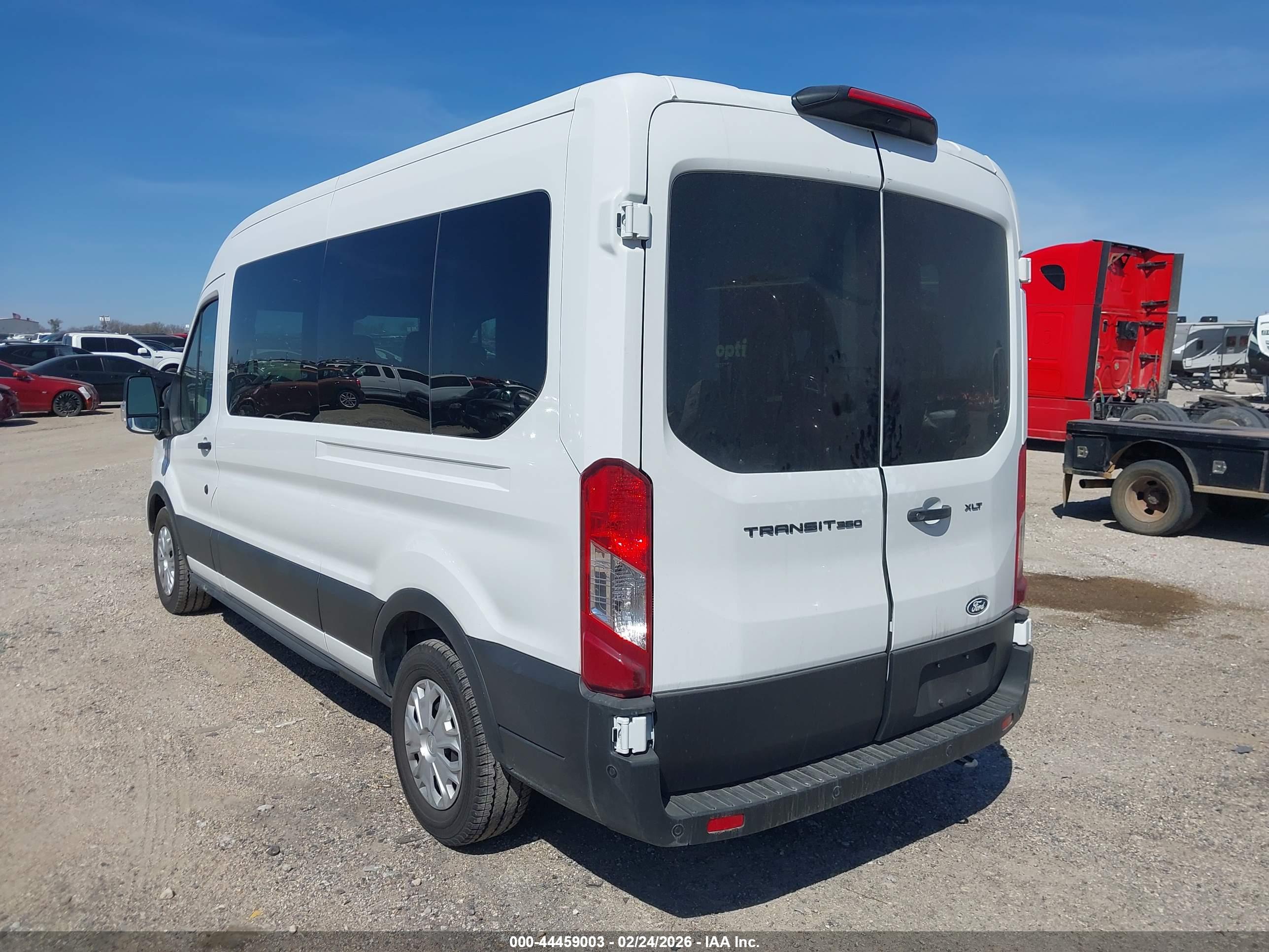FORD TRANSIT-350 image 3