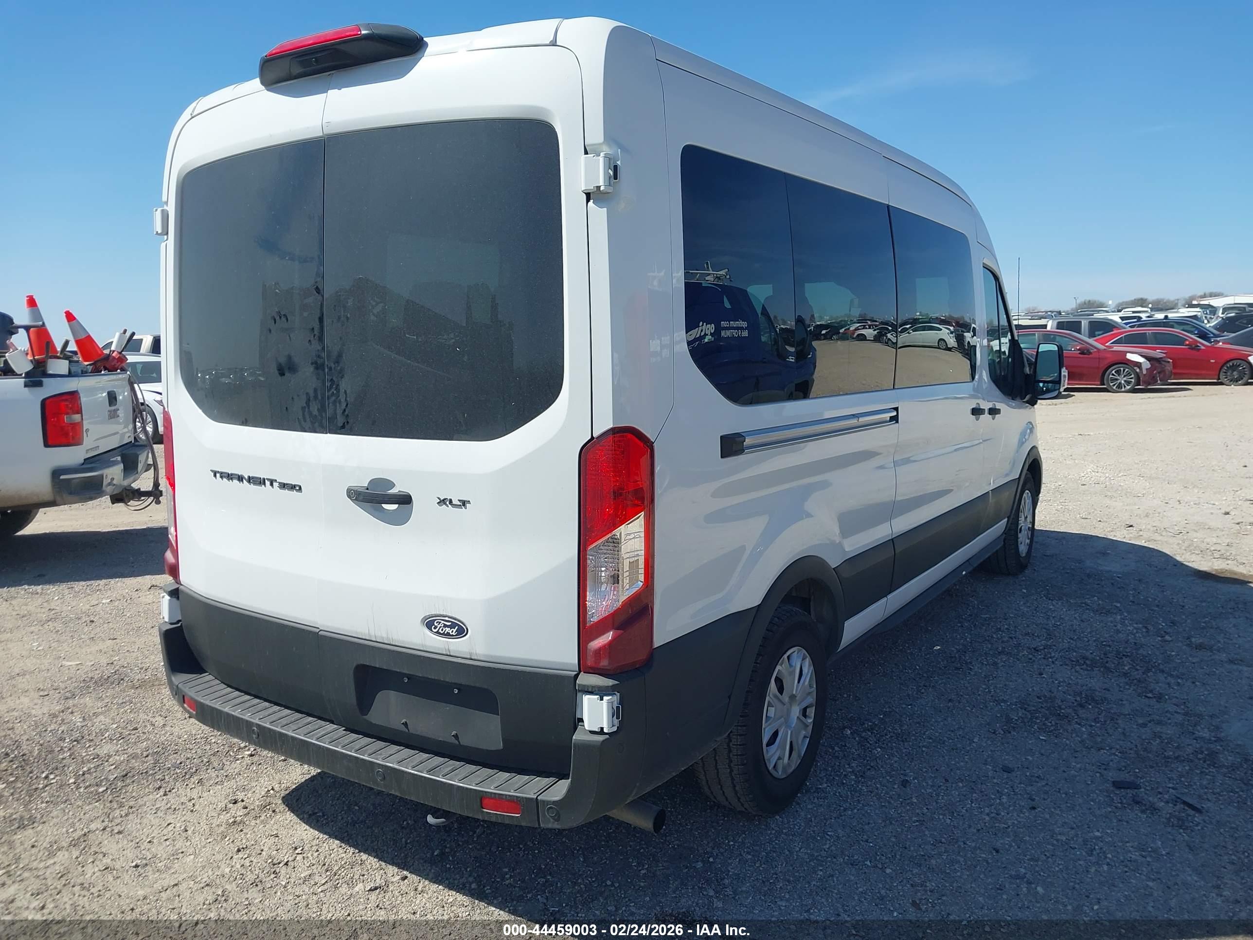 FORD TRANSIT-350 image 4