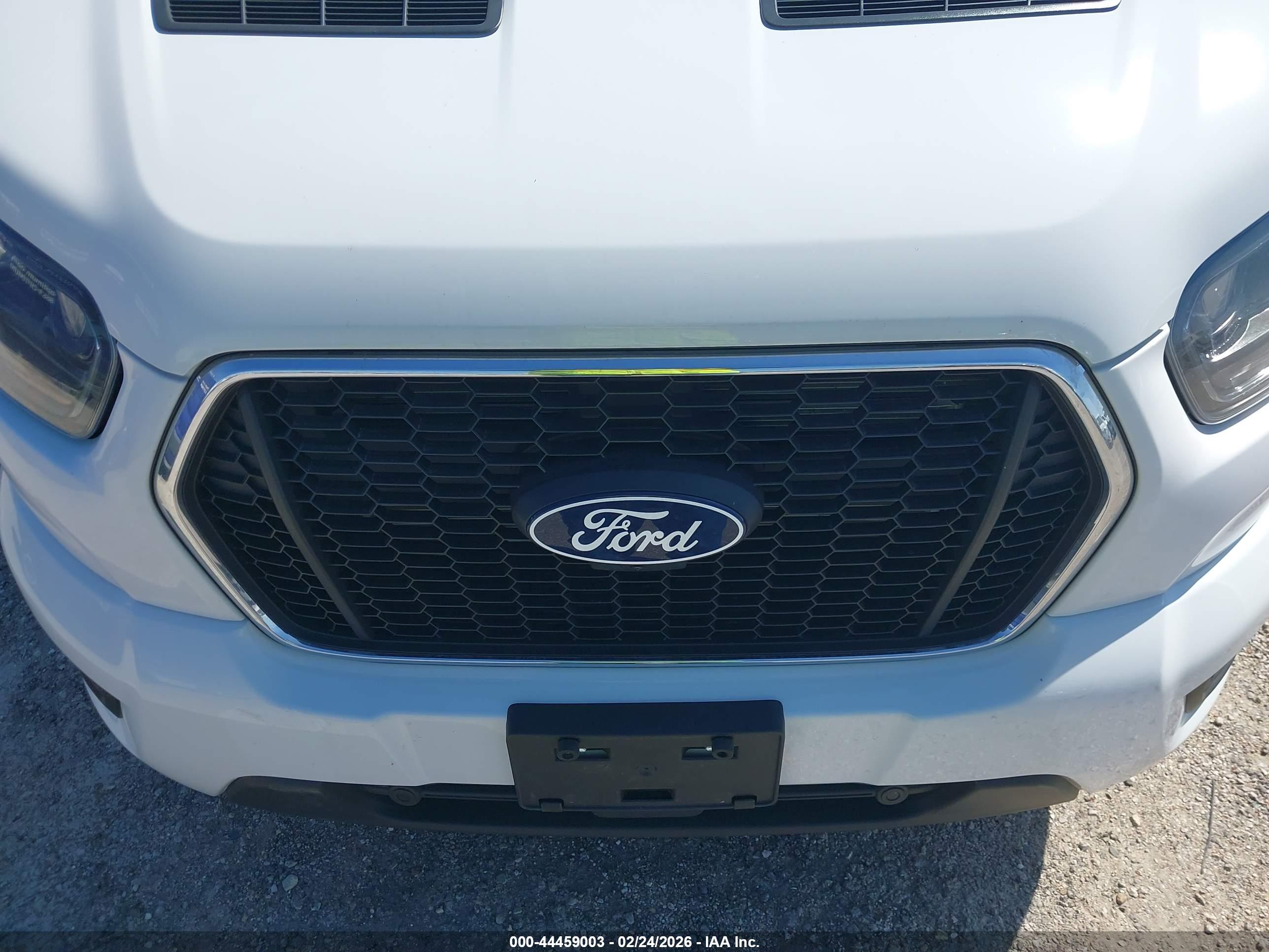 FORD TRANSIT-350 image 6