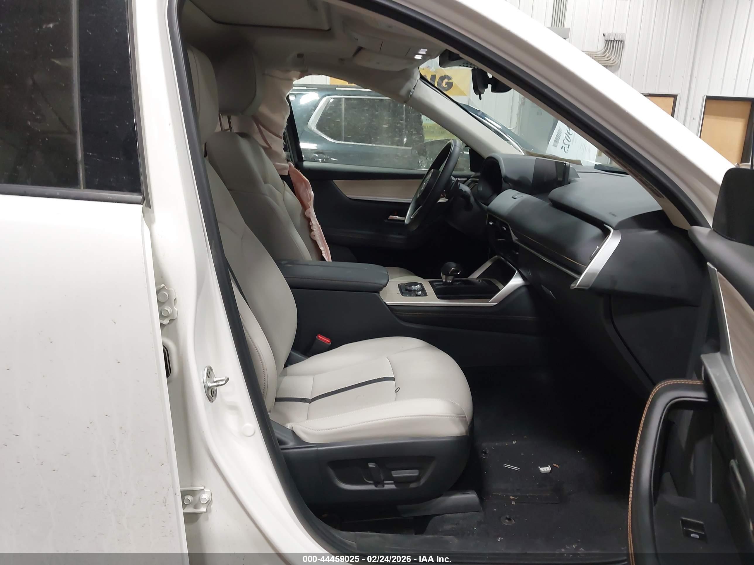 MAZDA CX-90 image 5