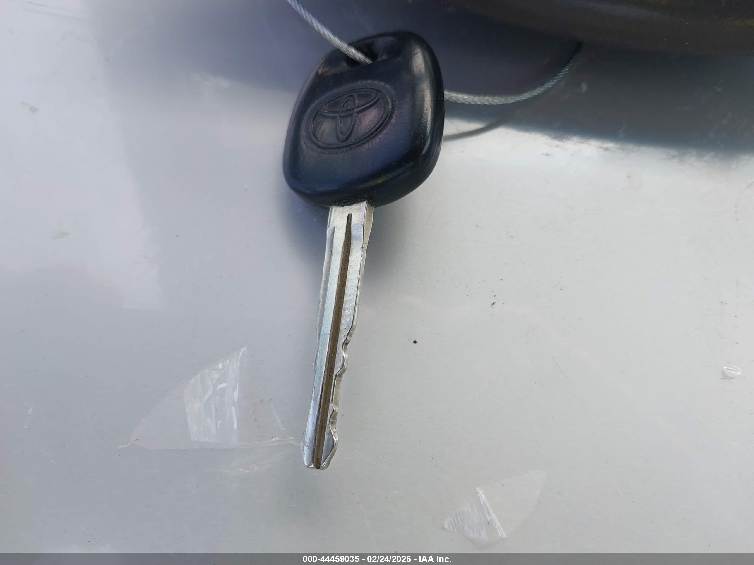 TOYOTA CAMRY image 11