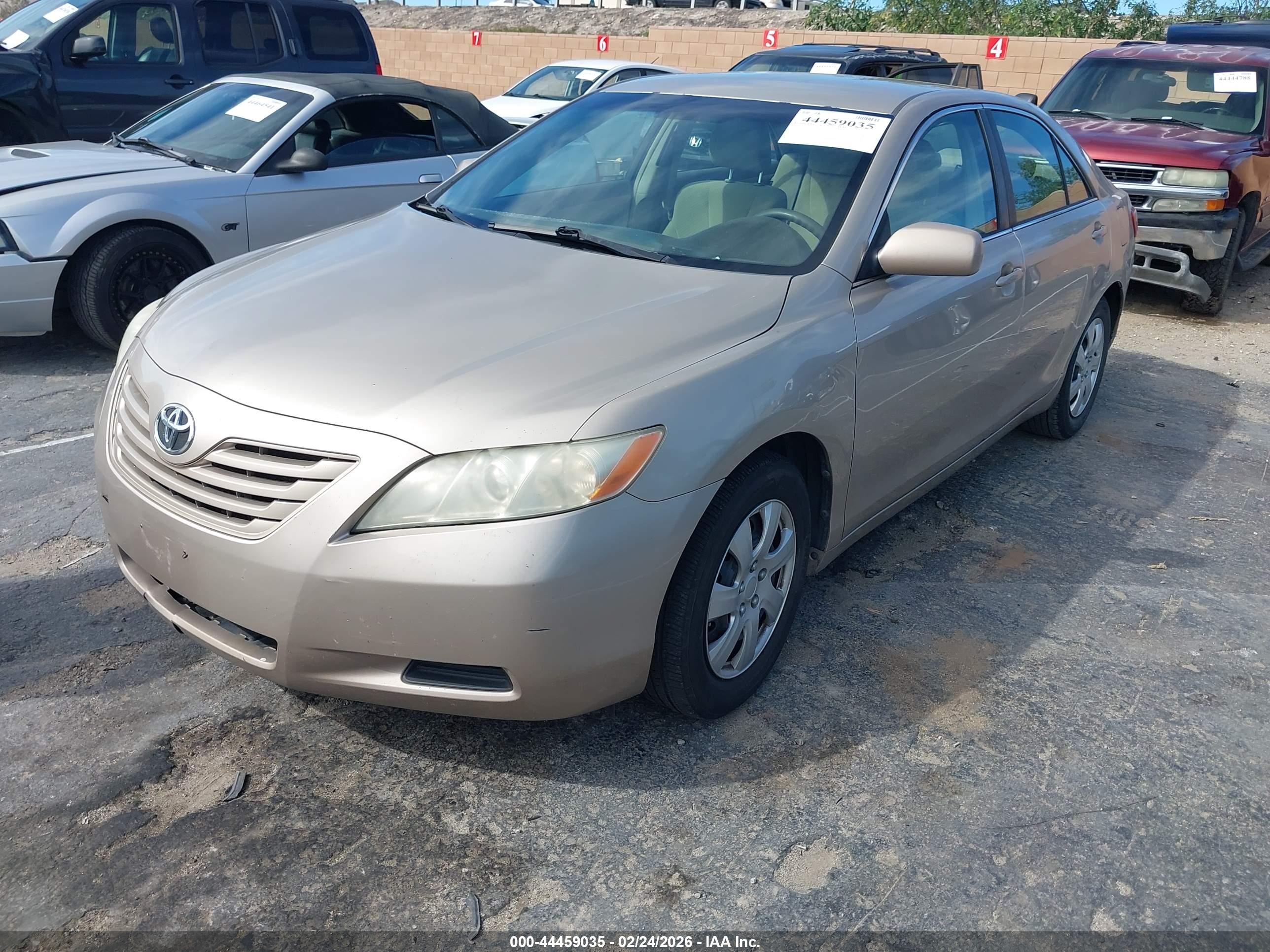 TOYOTA CAMRY image 2