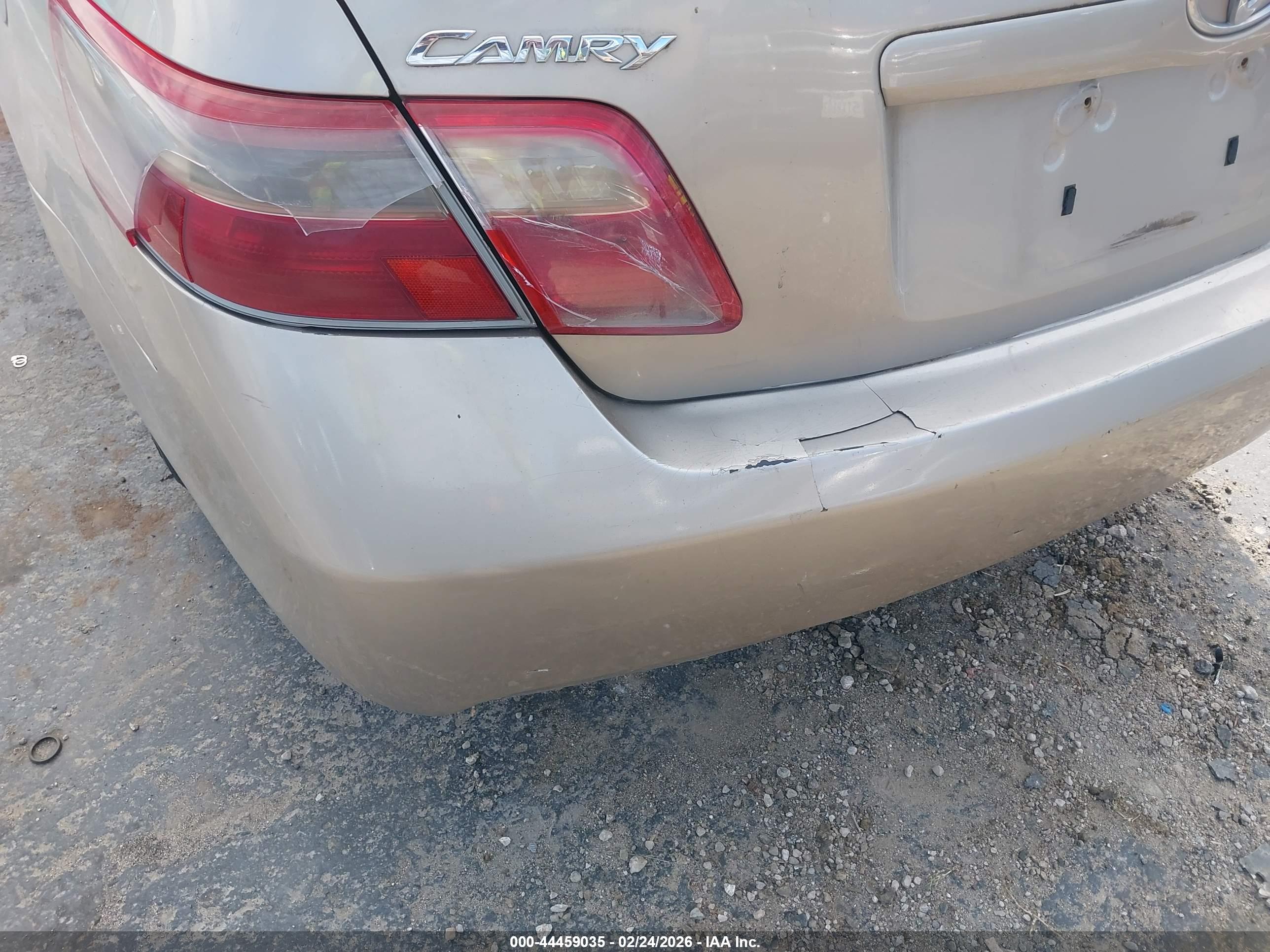 TOYOTA CAMRY image 6