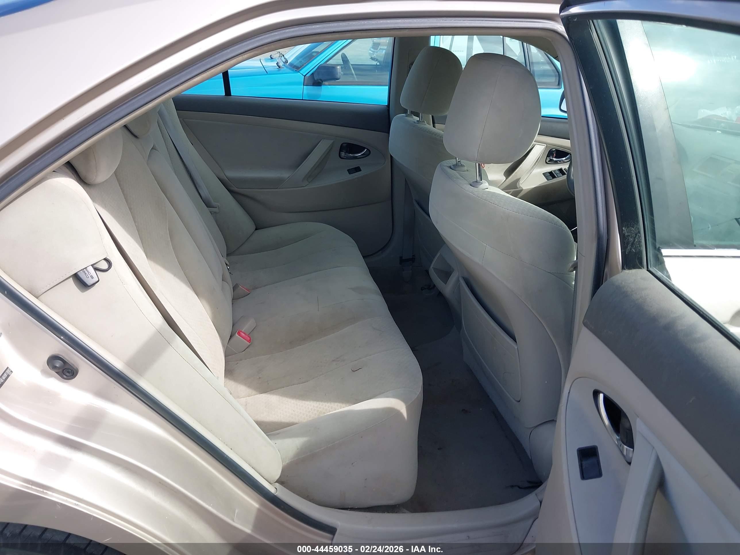TOYOTA CAMRY image 8