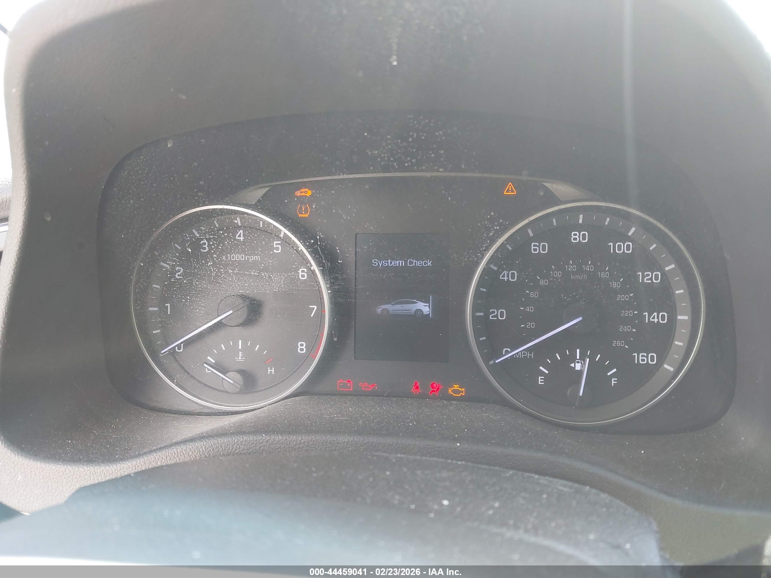 HYUNDAI ELANTRA image 7