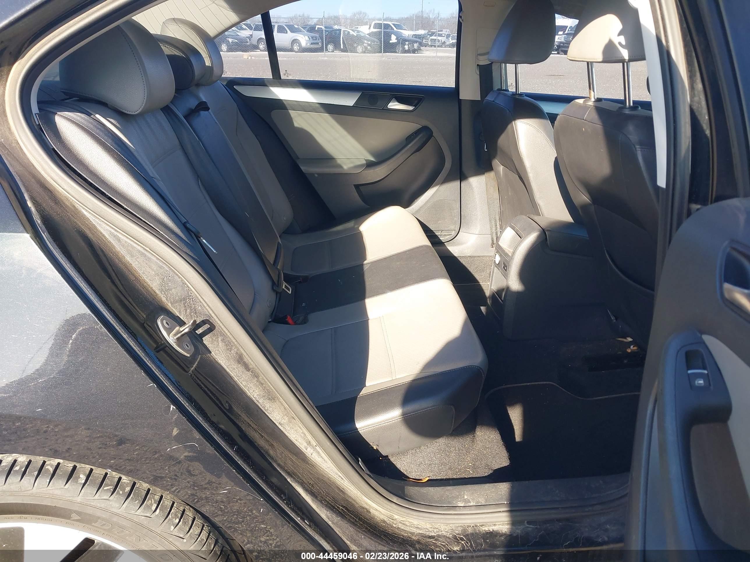 VOLKSWAGEN JETTA image 8