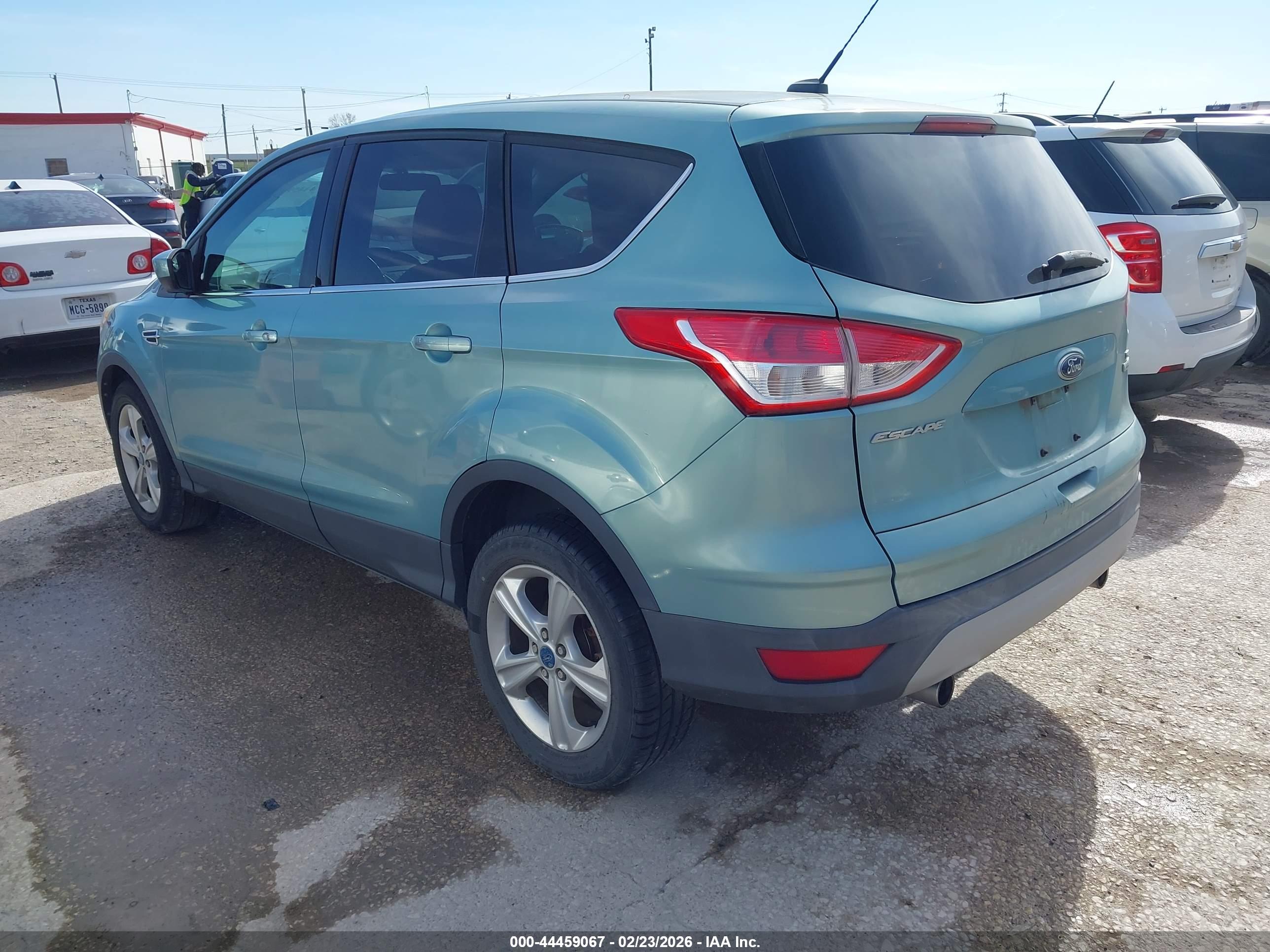 FORD ESCAPE image 3