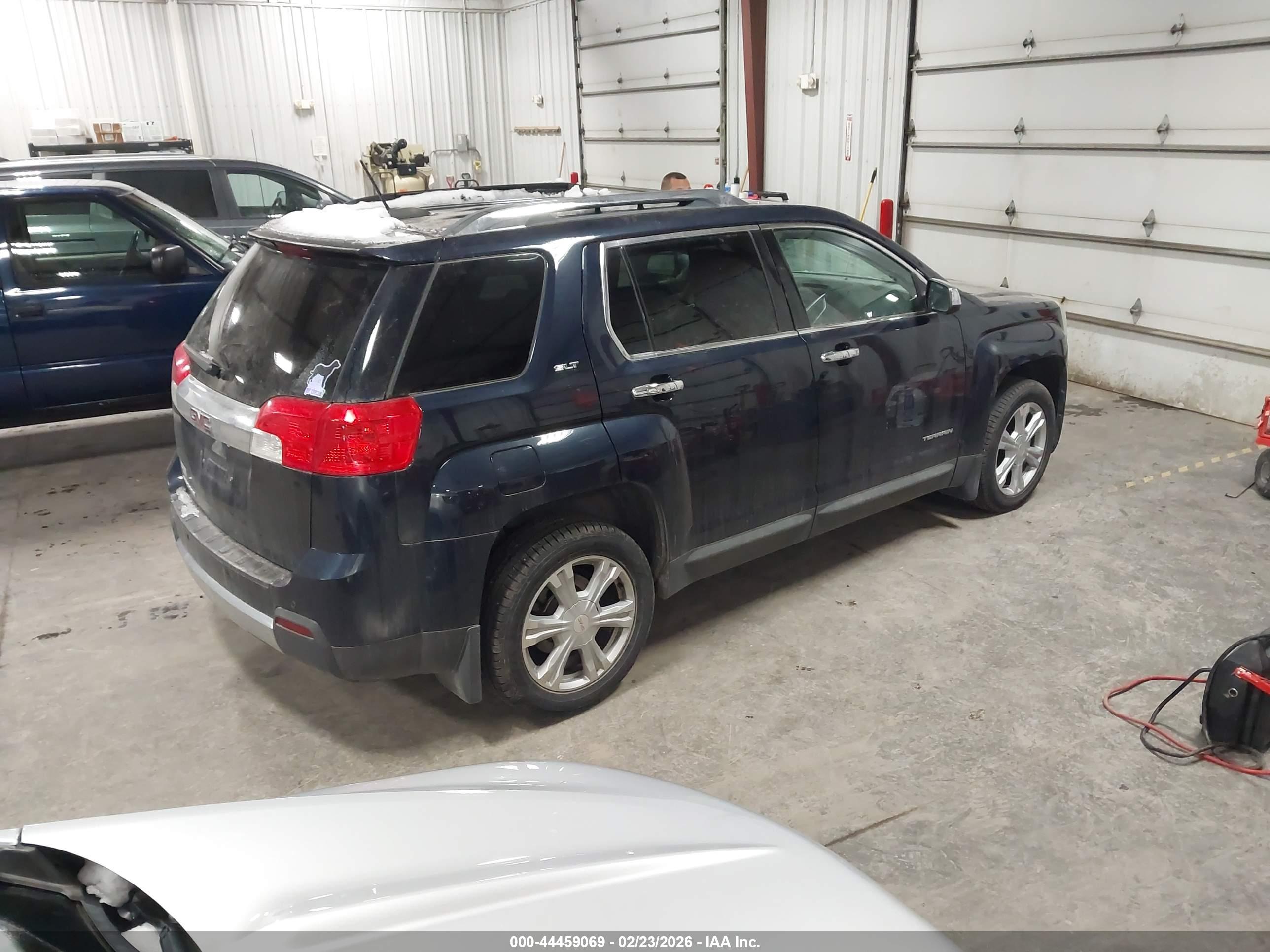 GMC TERRAIN image 4