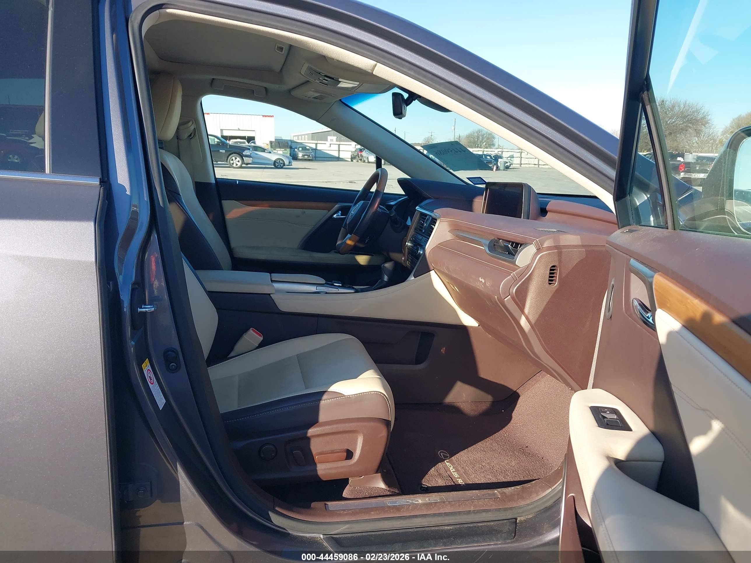 LEXUS RX image 5