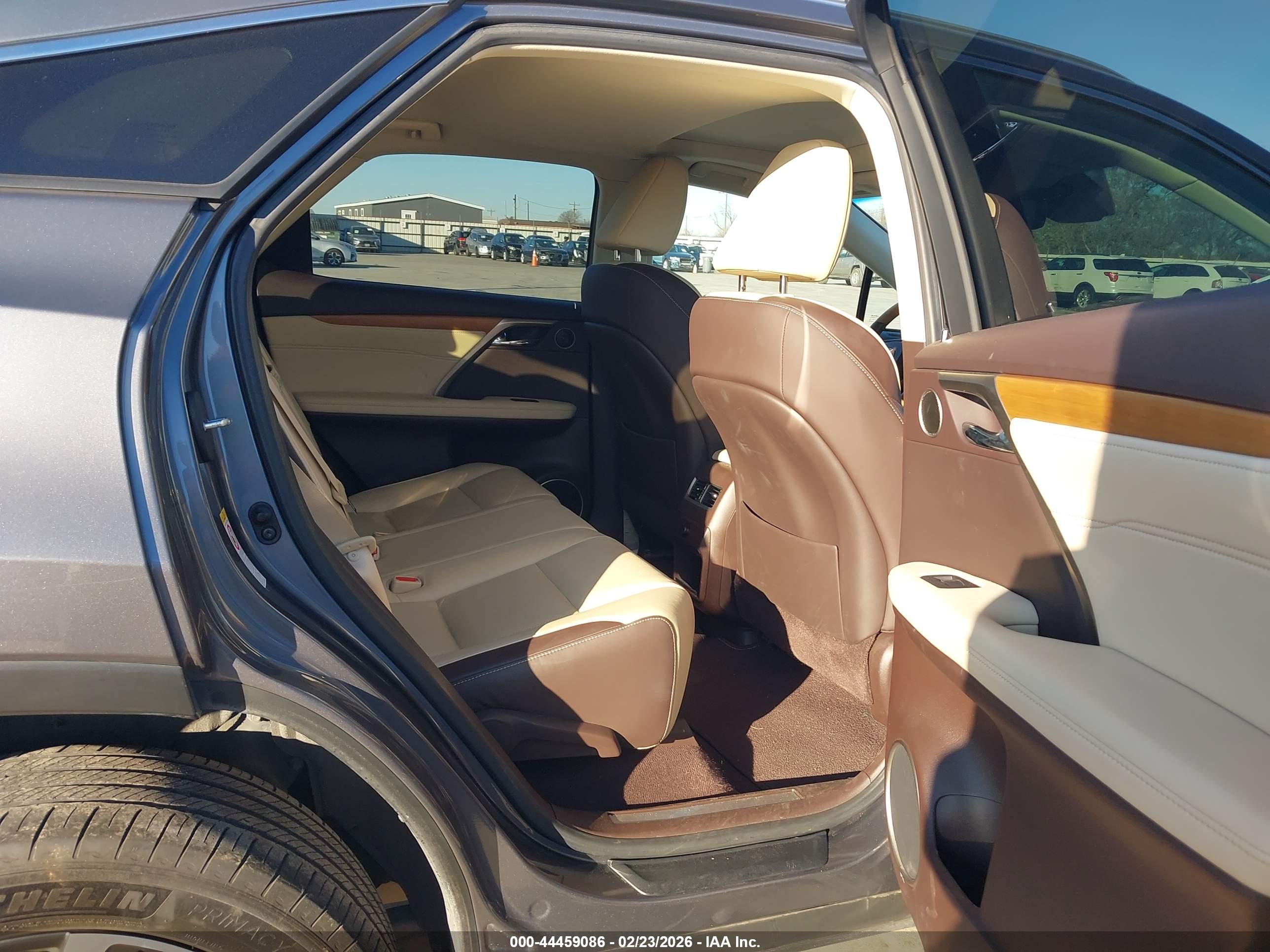 LEXUS RX image 8