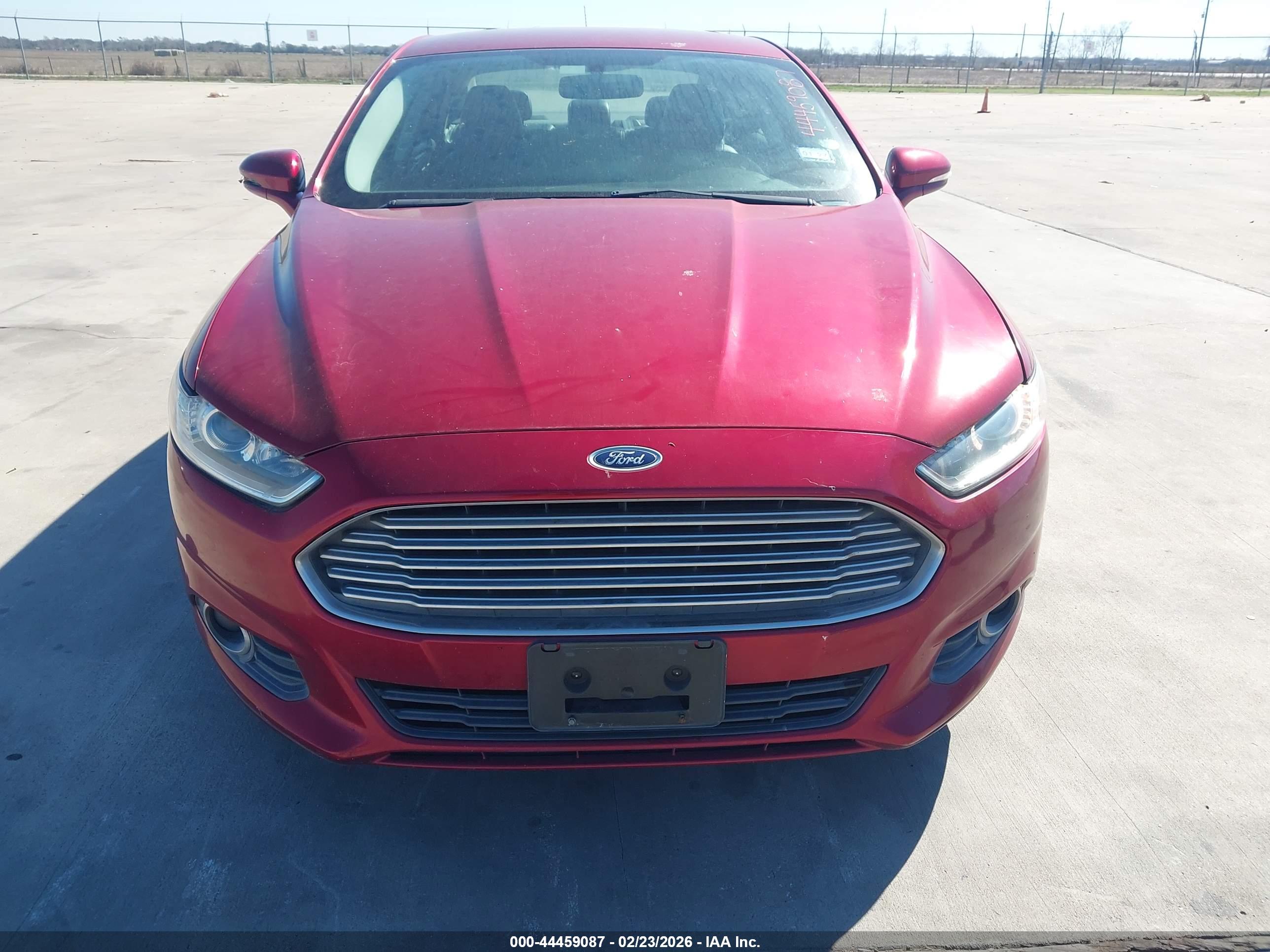FORD FUSION image 6