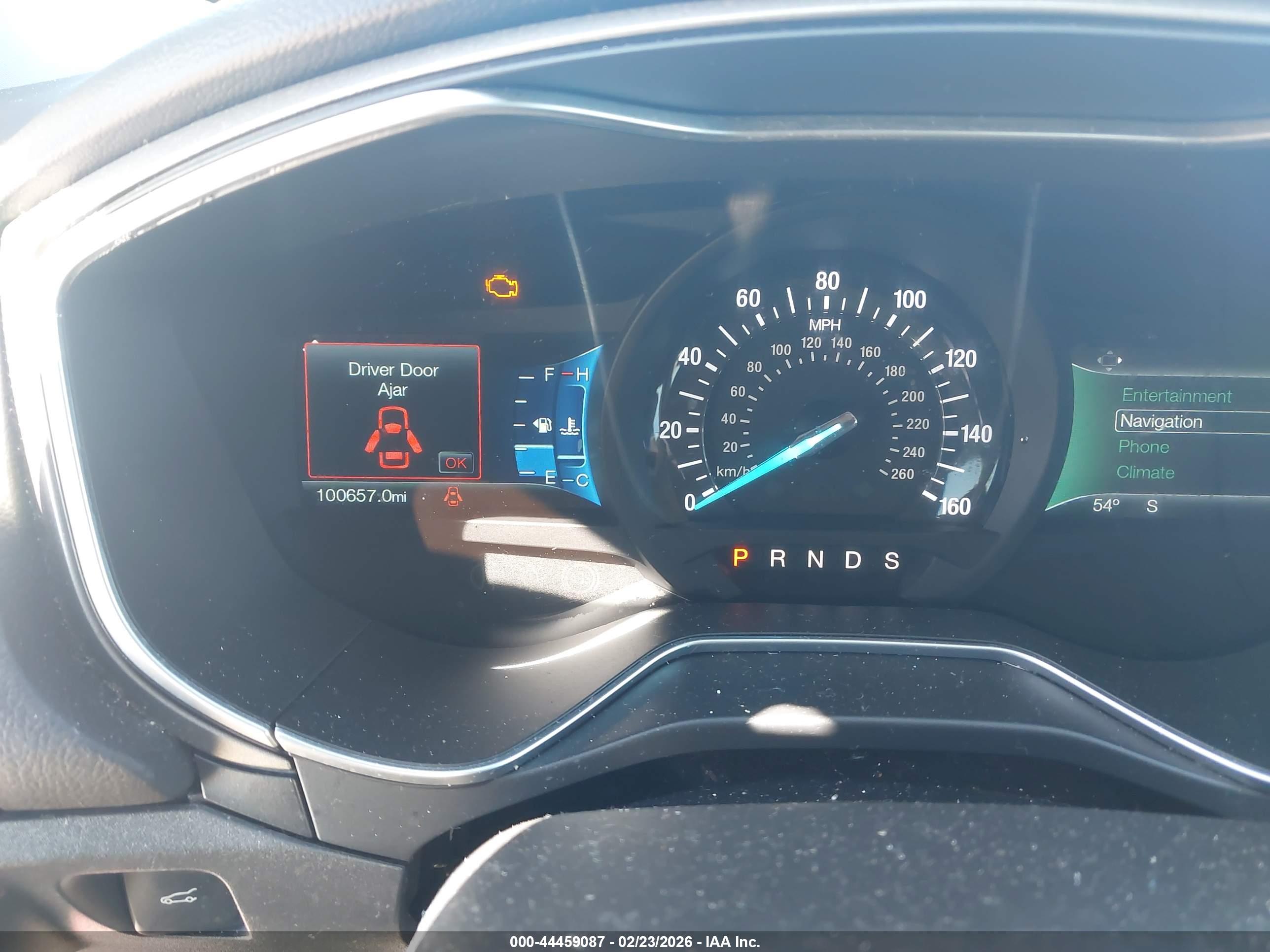 FORD FUSION image 7