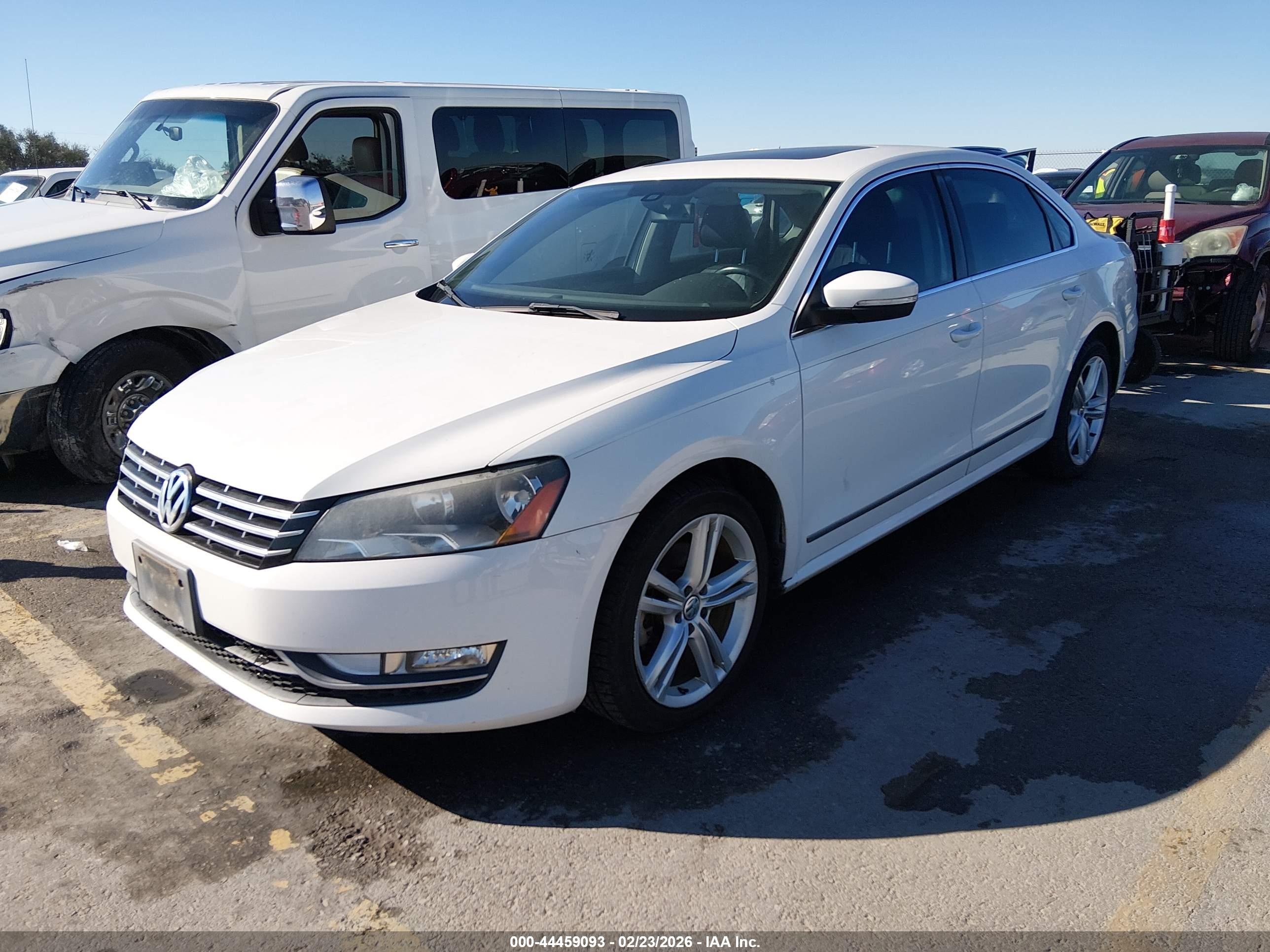 VOLKSWAGEN PASSAT image 2