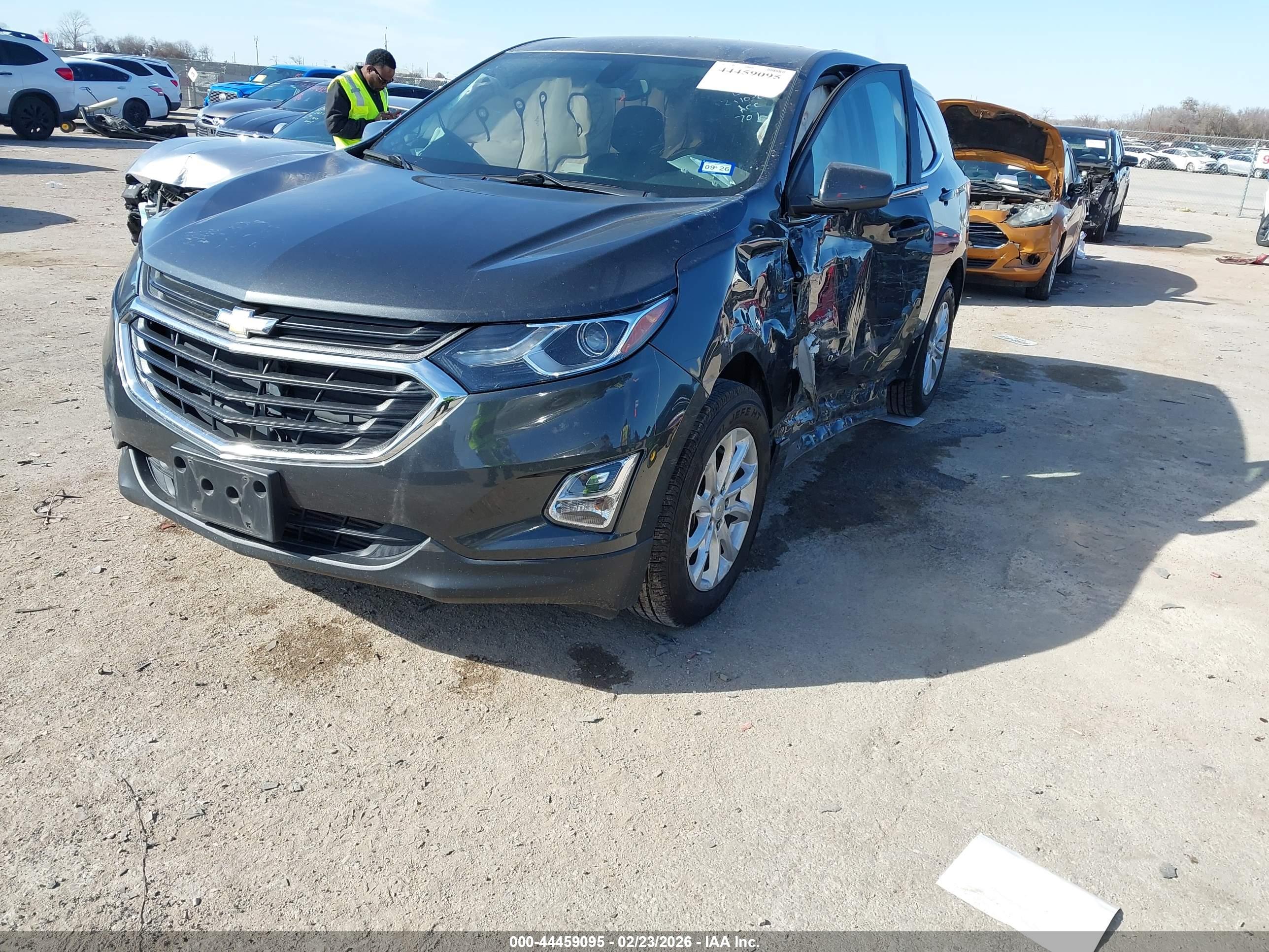 CHEVROLET EQUINOX image 2