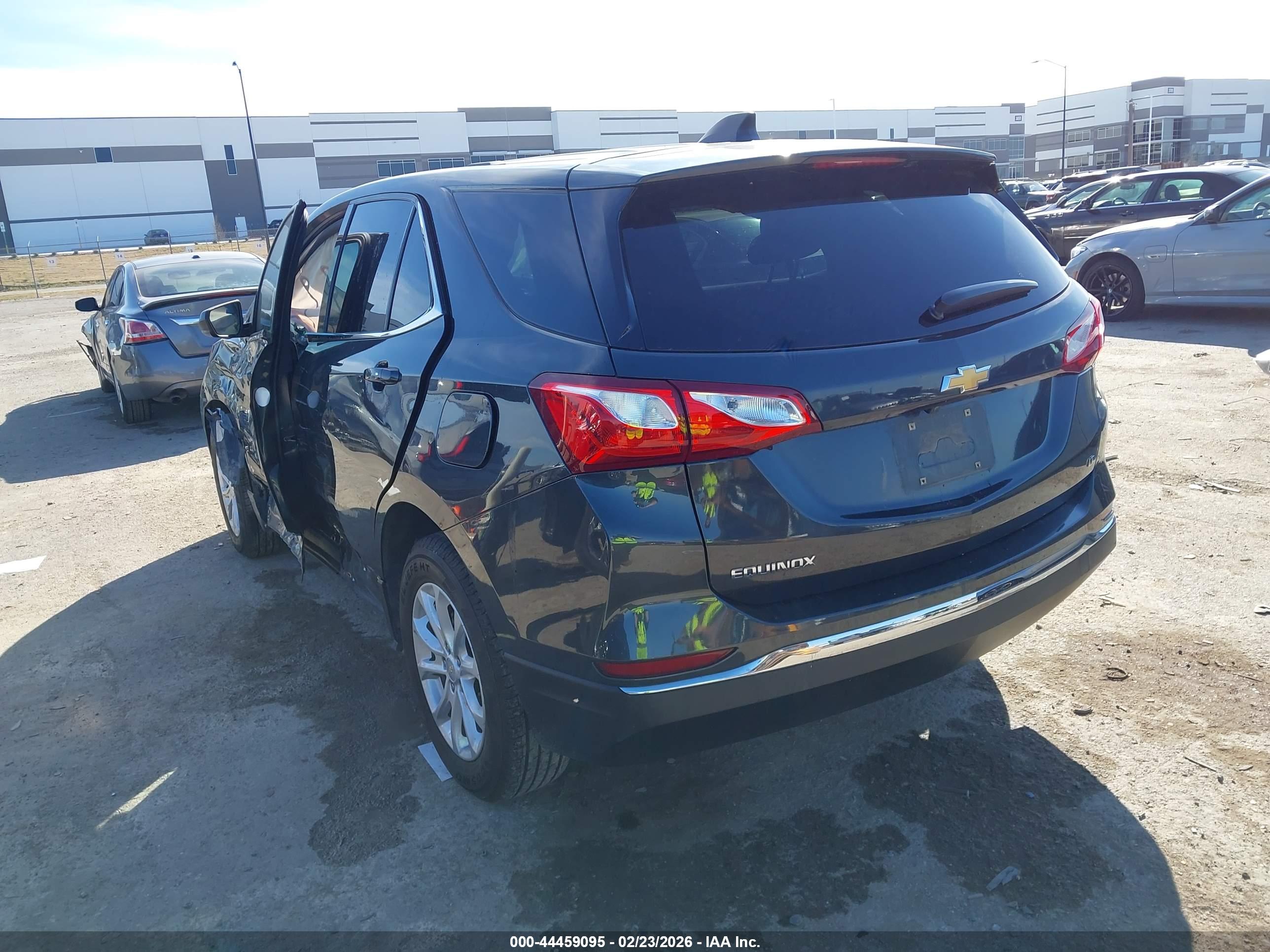 CHEVROLET EQUINOX image 3