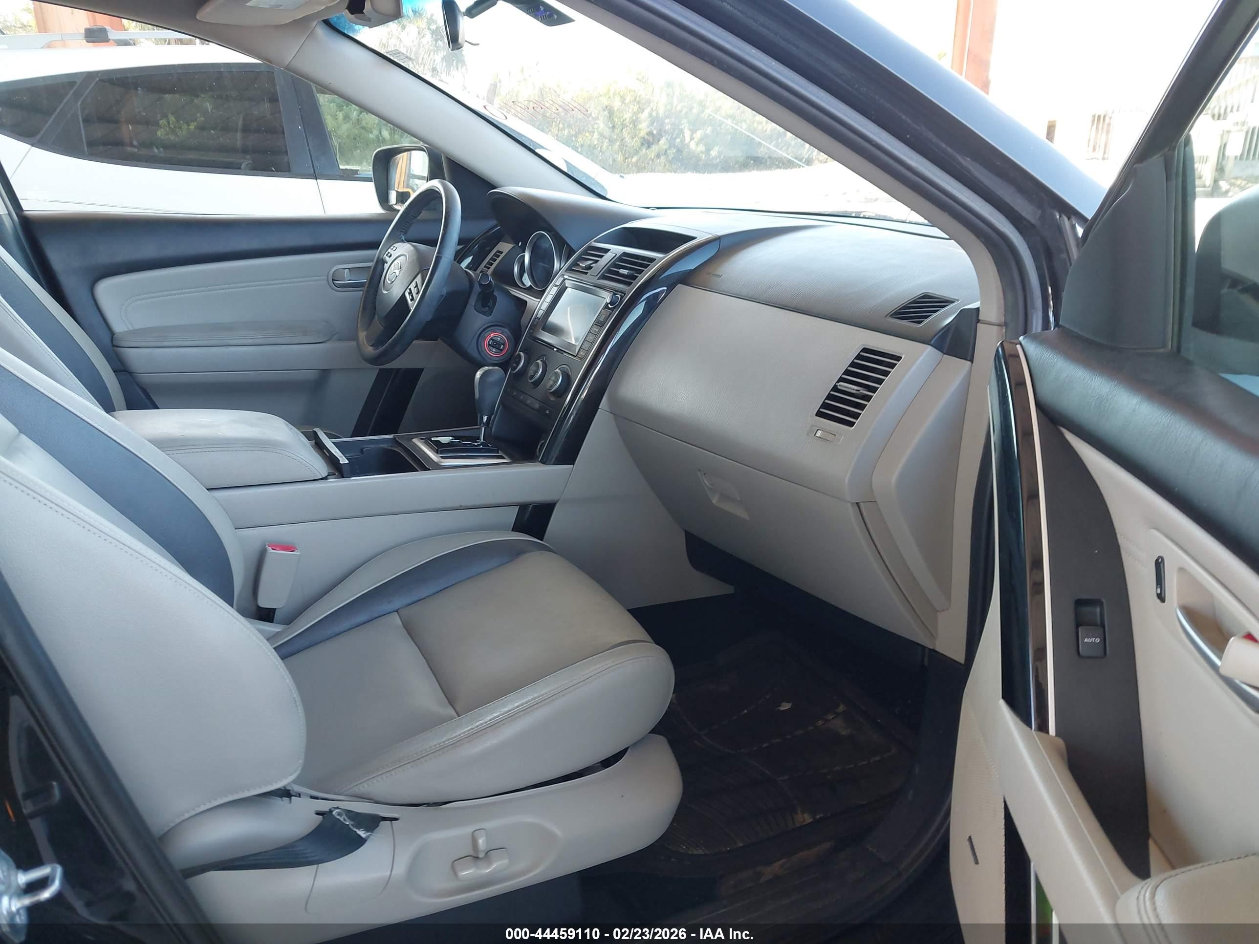 MAZDA CX-9 image 5