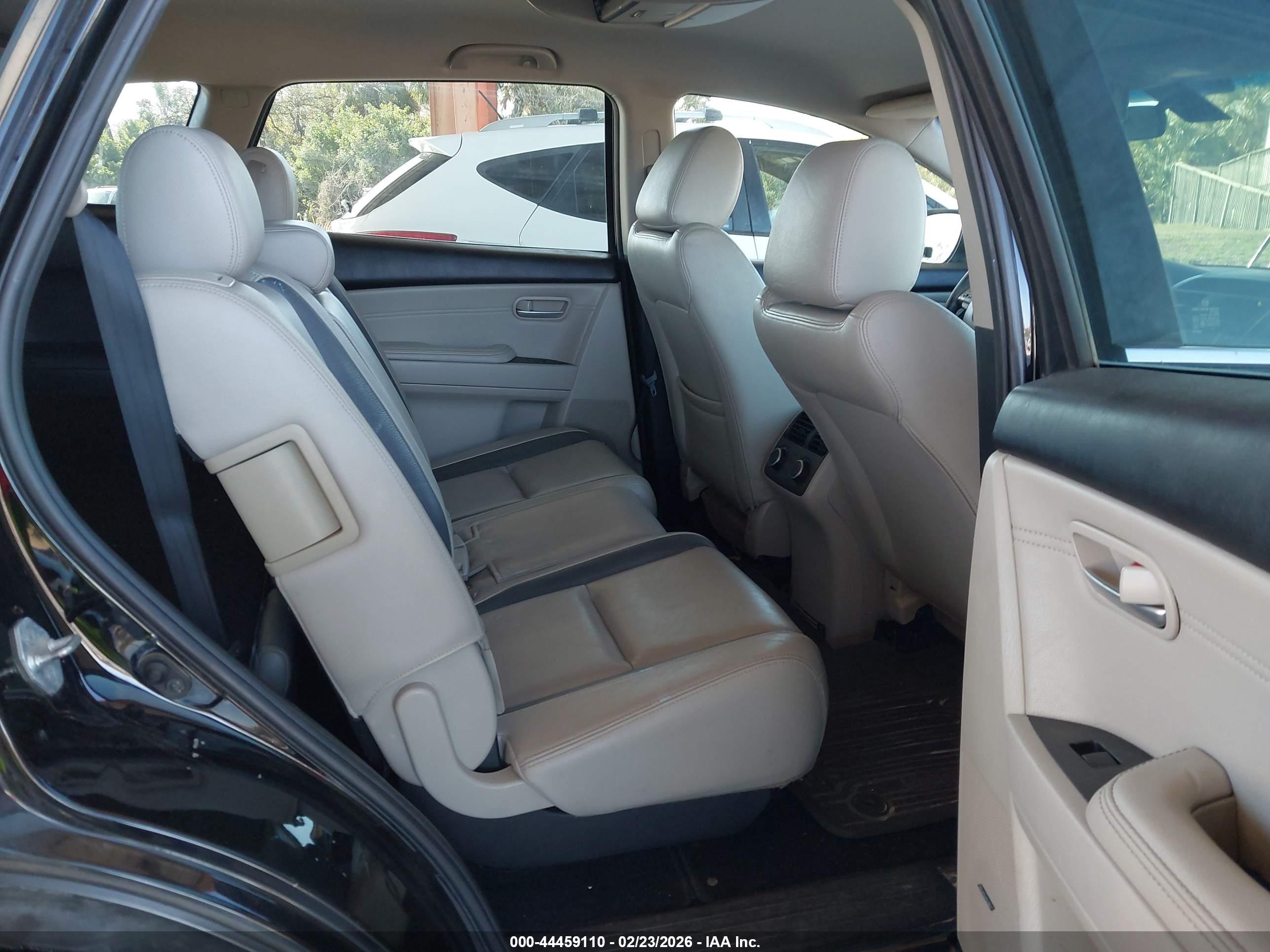 MAZDA CX-9 image 8