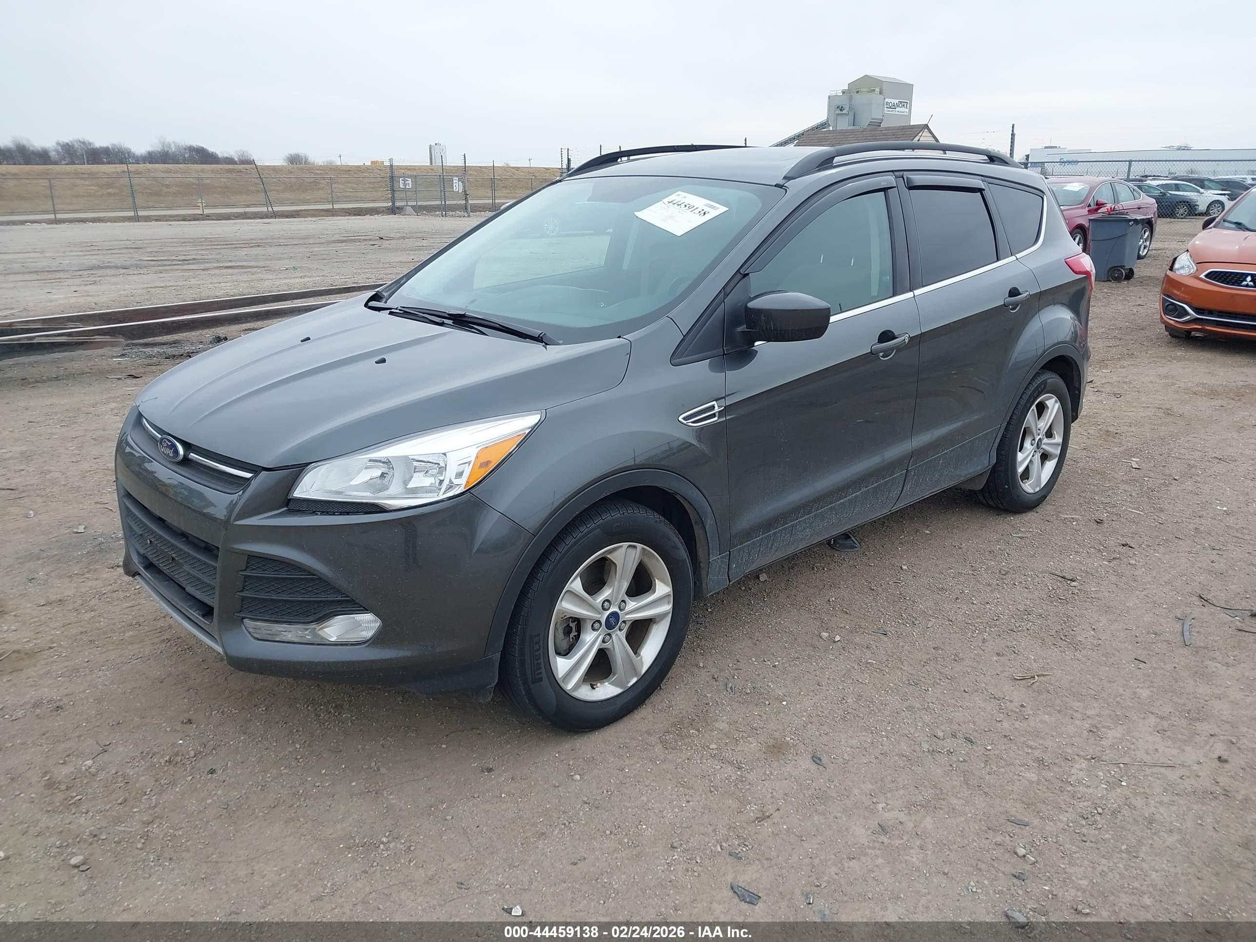 FORD ESCAPE image 2