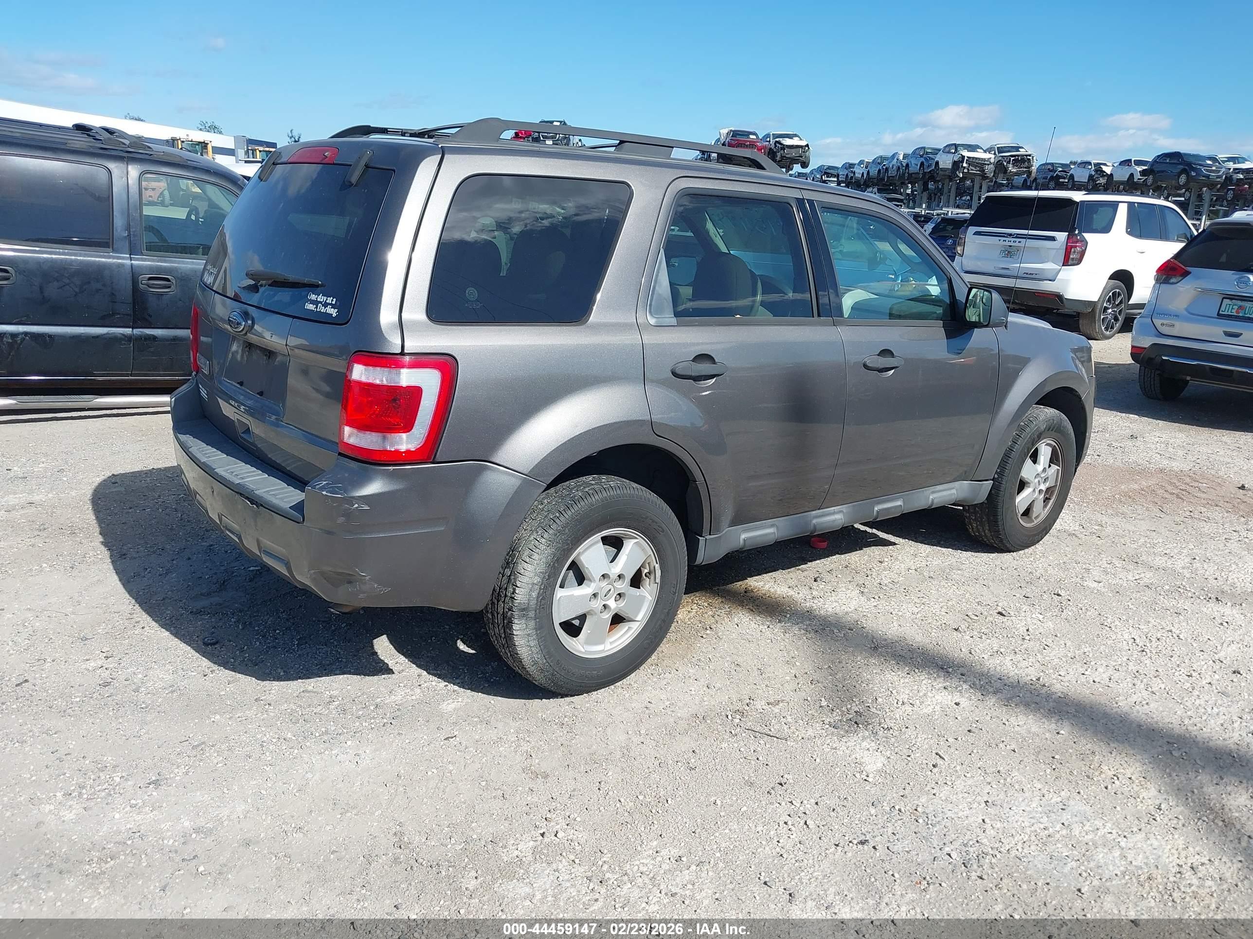 FORD ESCAPE image 4