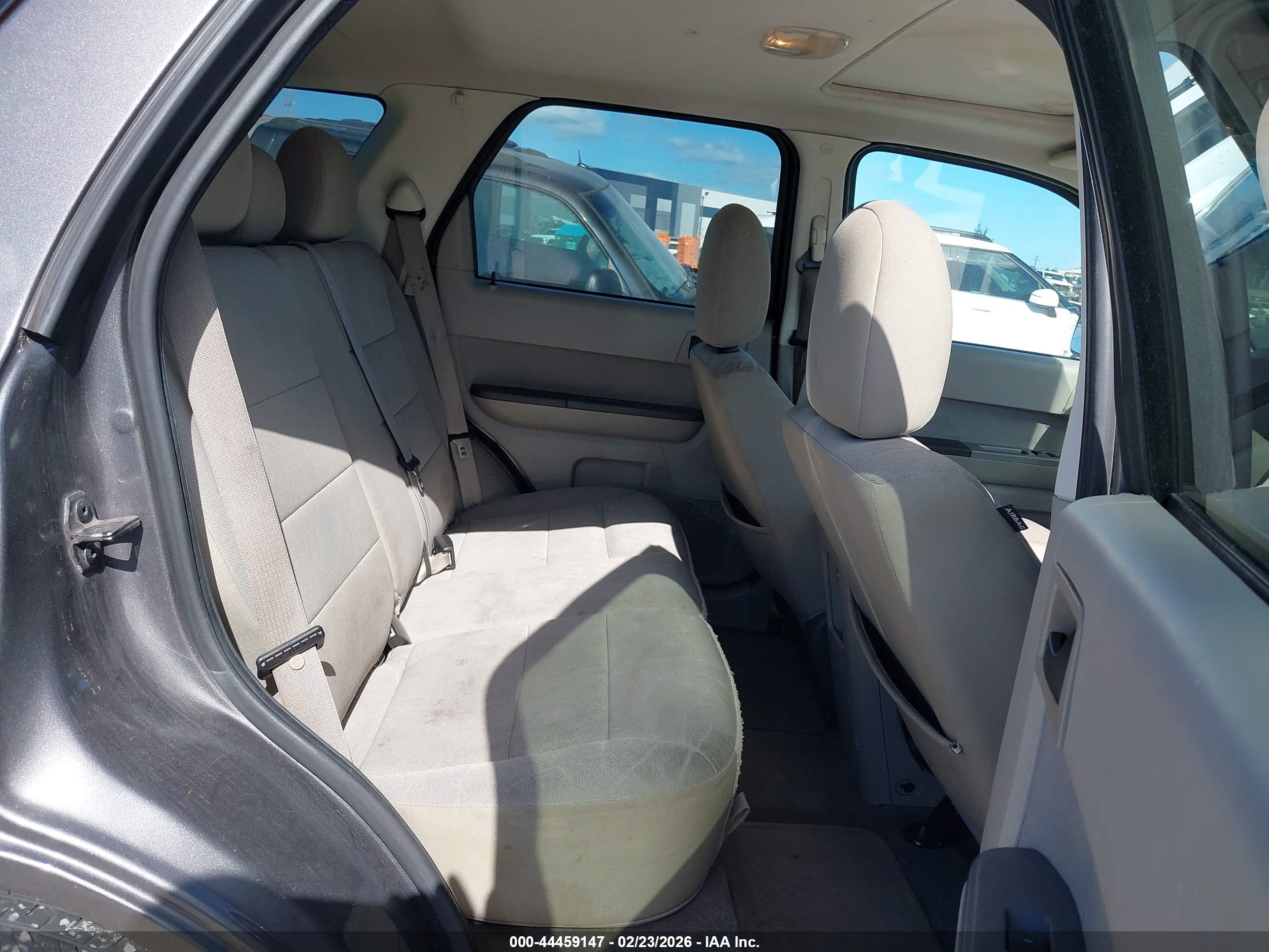 FORD ESCAPE image 8