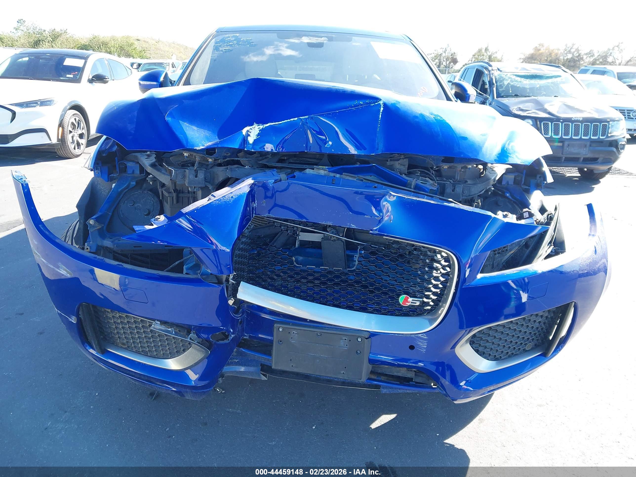 JAGUAR F-PACE image 6