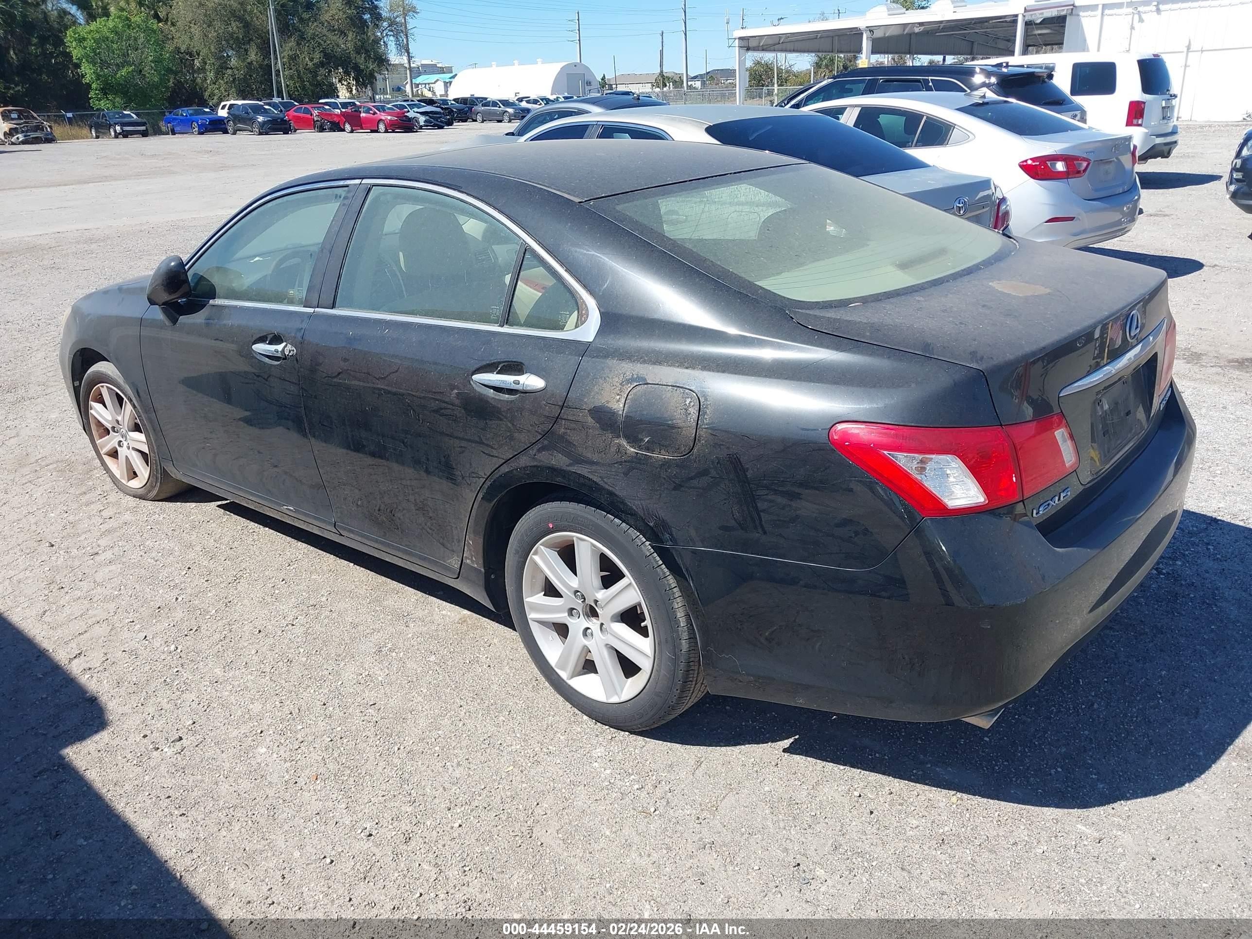 LEXUS ES image 3
