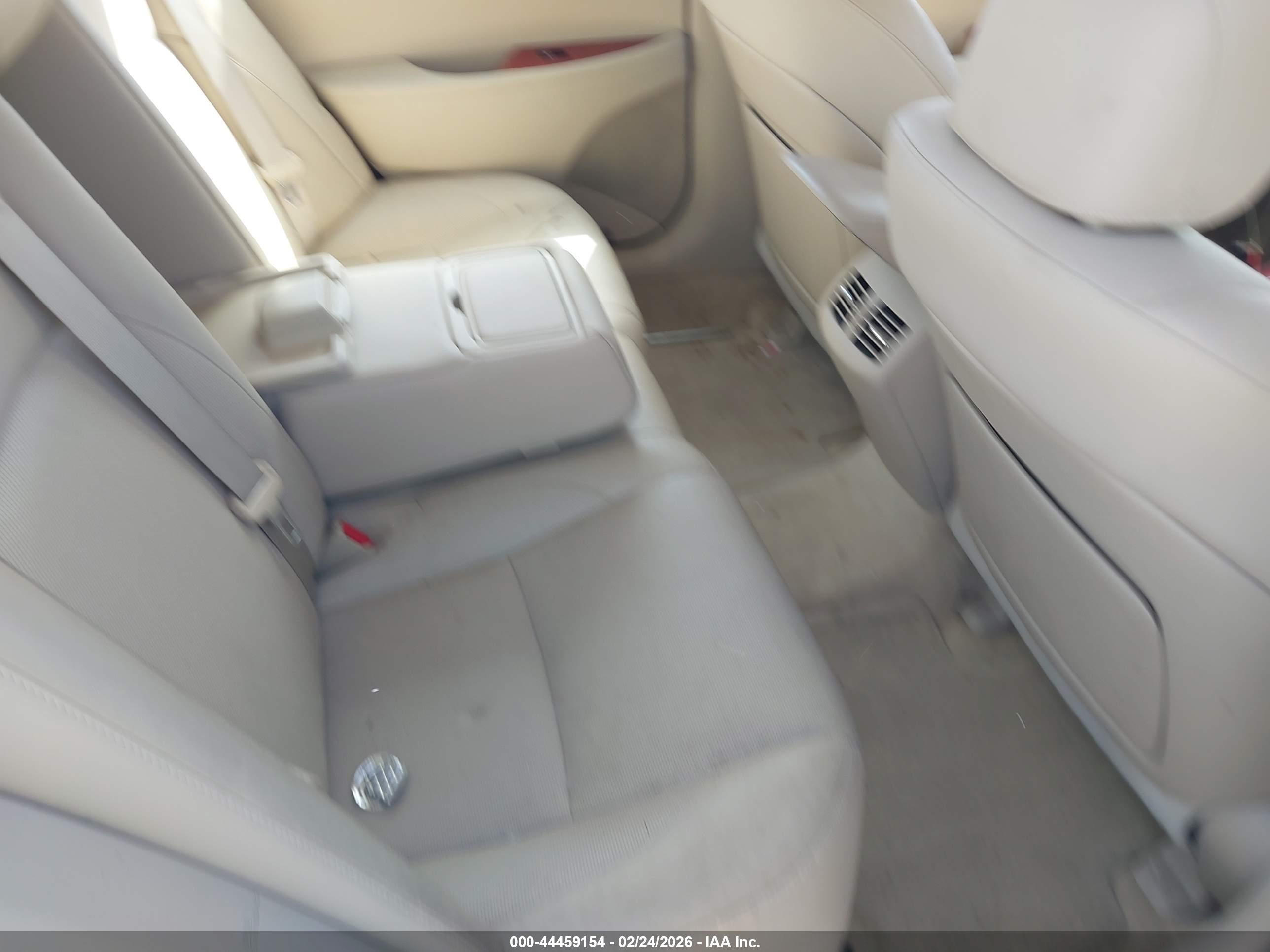 LEXUS ES image 8
