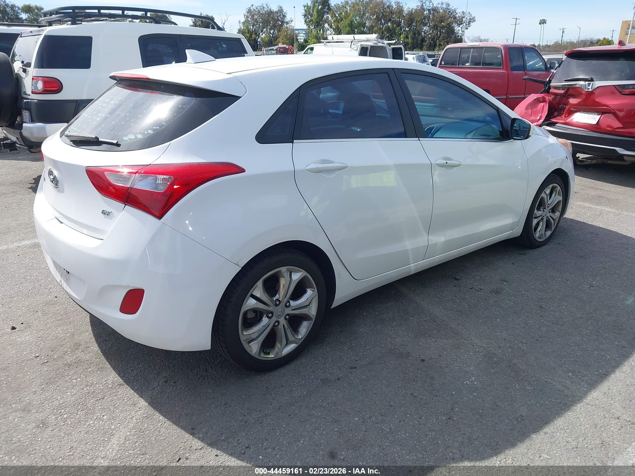 HYUNDAI ELANTRA image 4