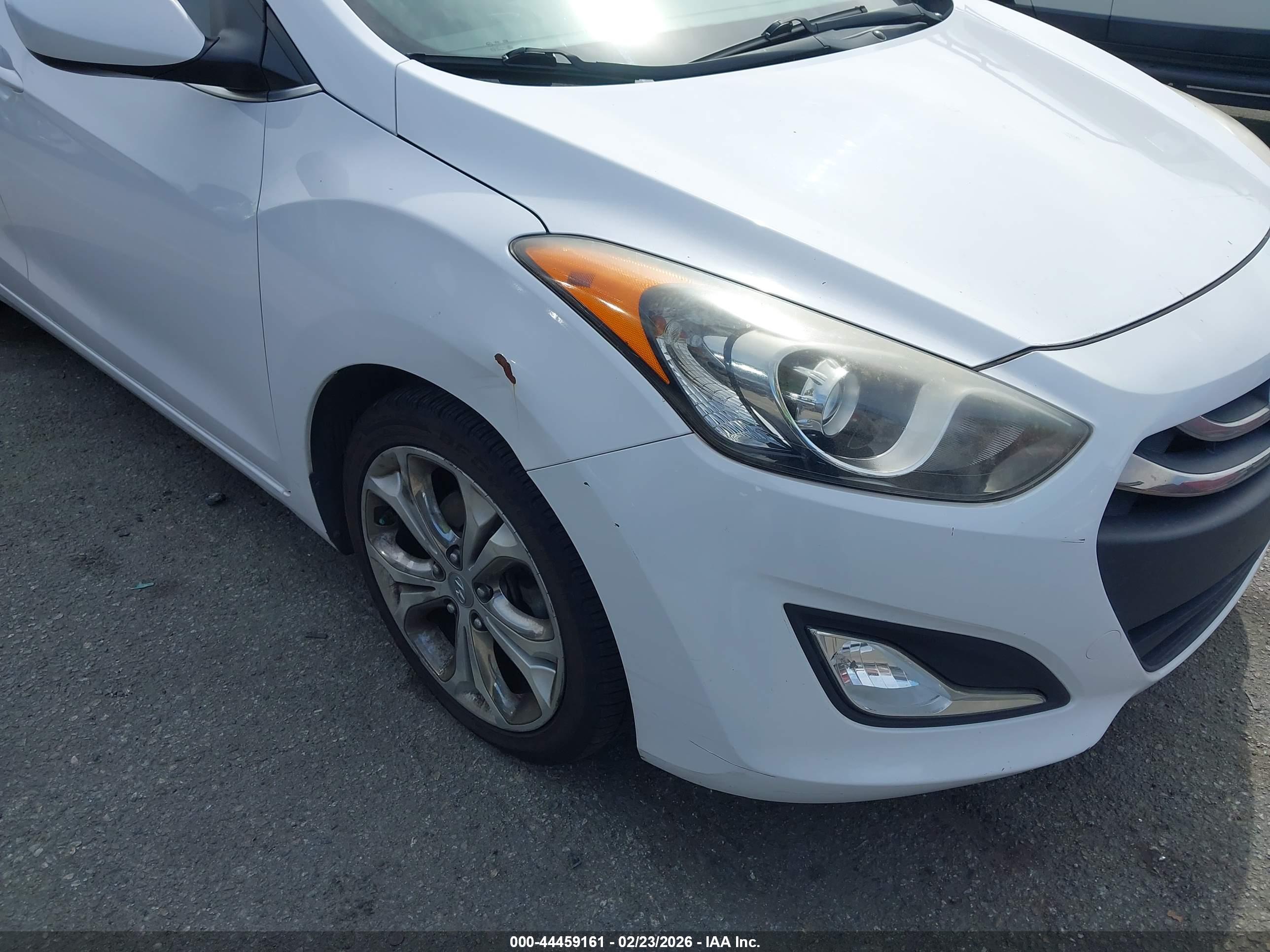 HYUNDAI ELANTRA image 6