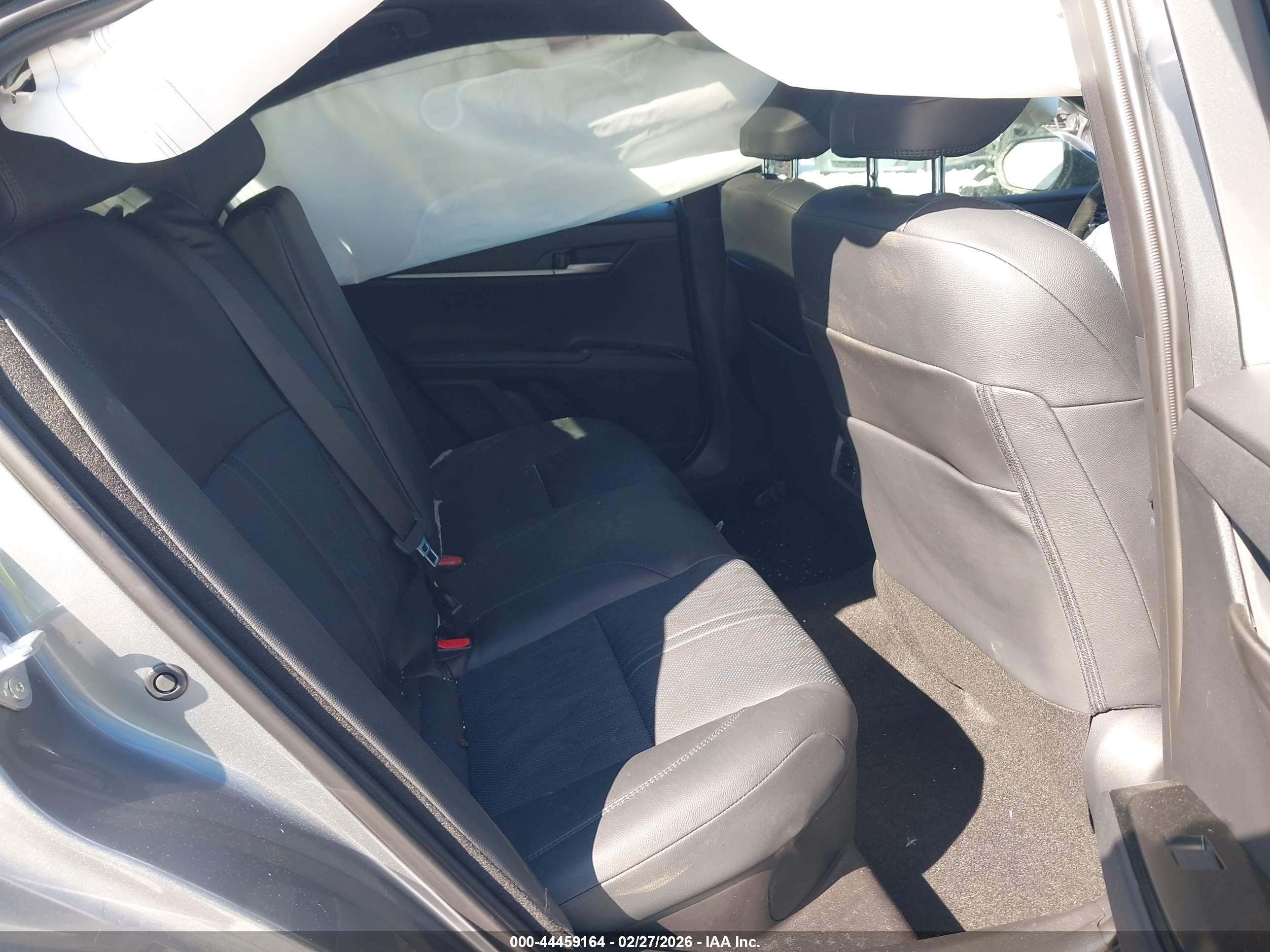 TOYOTA CAMRY image 8